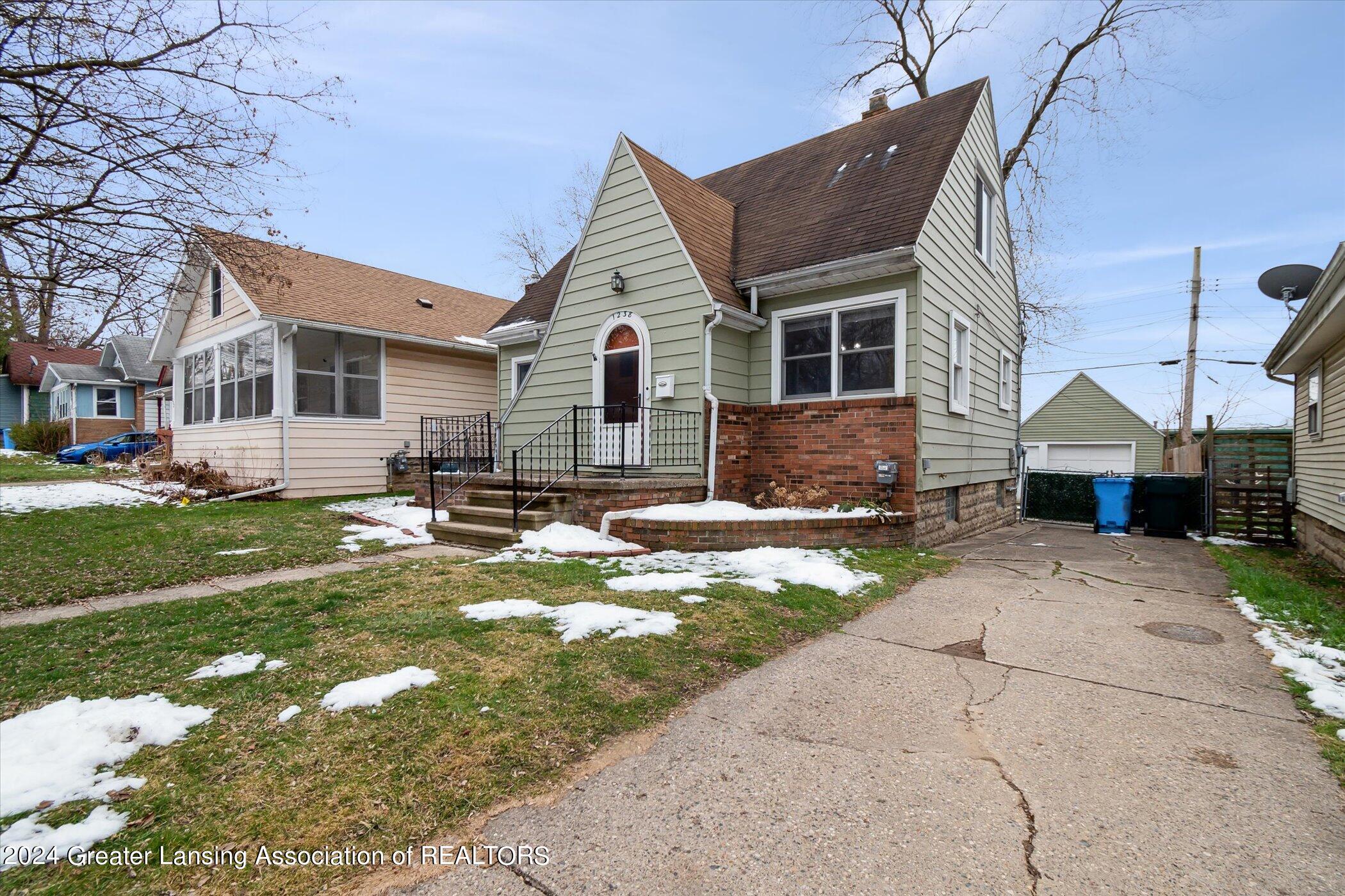 1238 Parkview Street