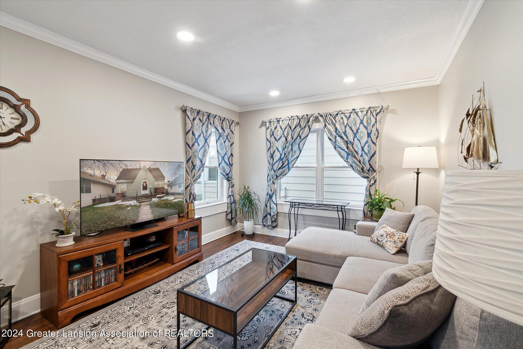 1238 Parkview Street