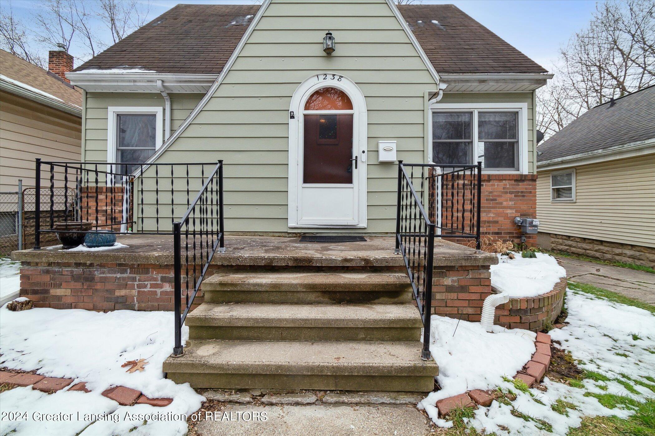 1238 Parkview Street