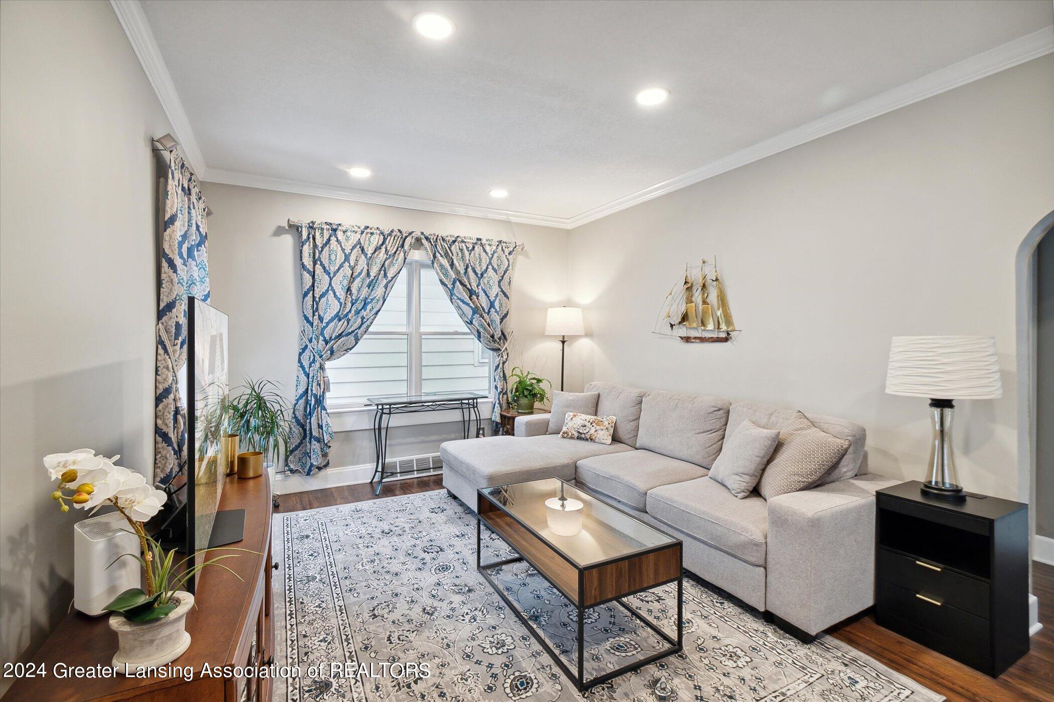 1238 Parkview Street