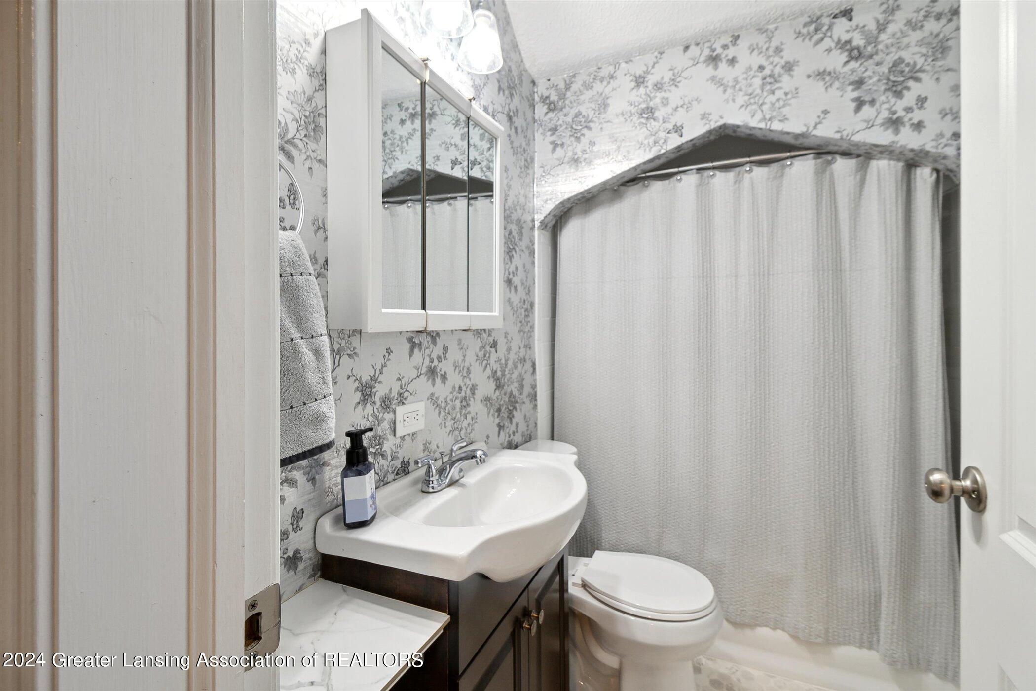 1238 Parkview Street