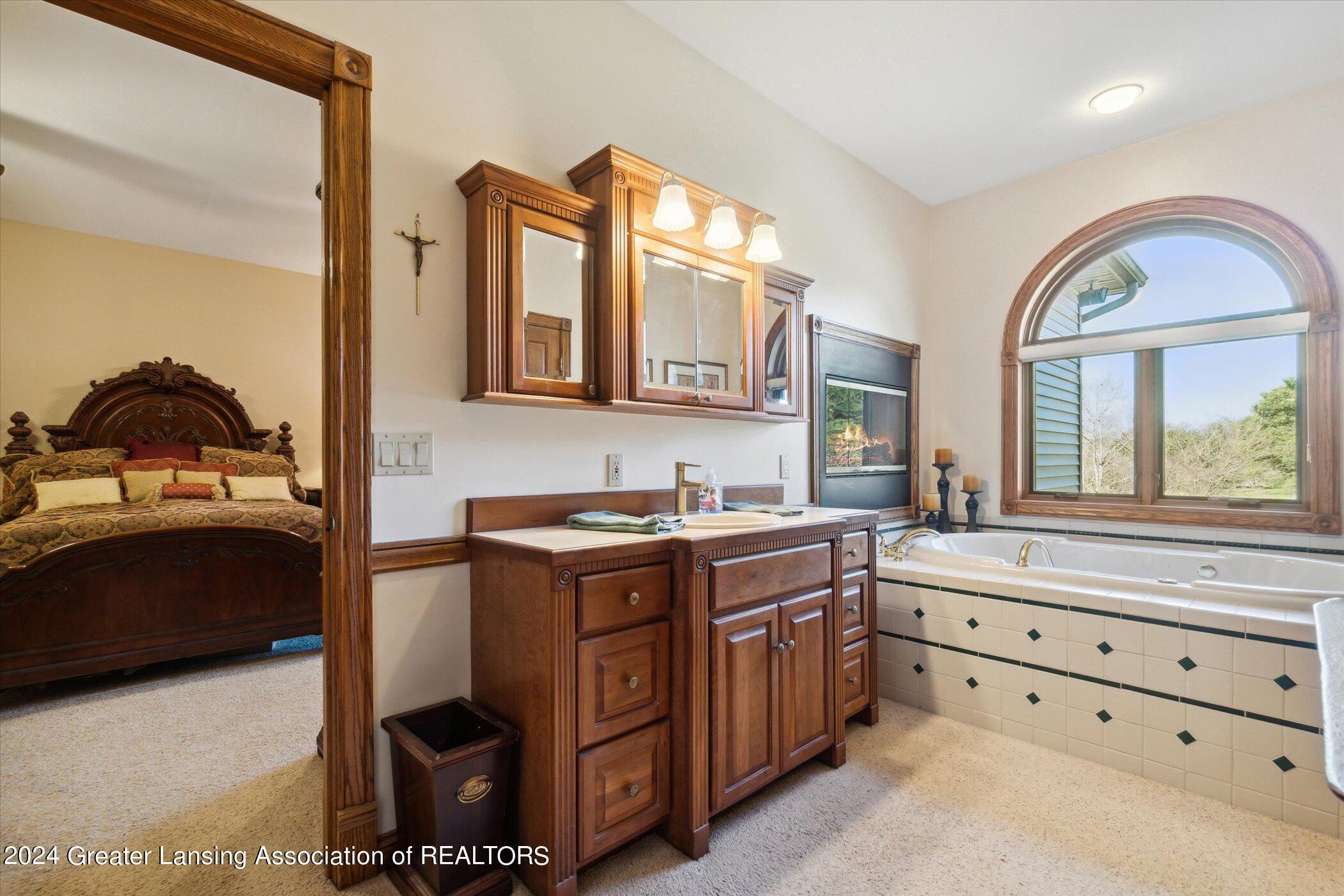 4290 S Dewitt Road, St. Johns