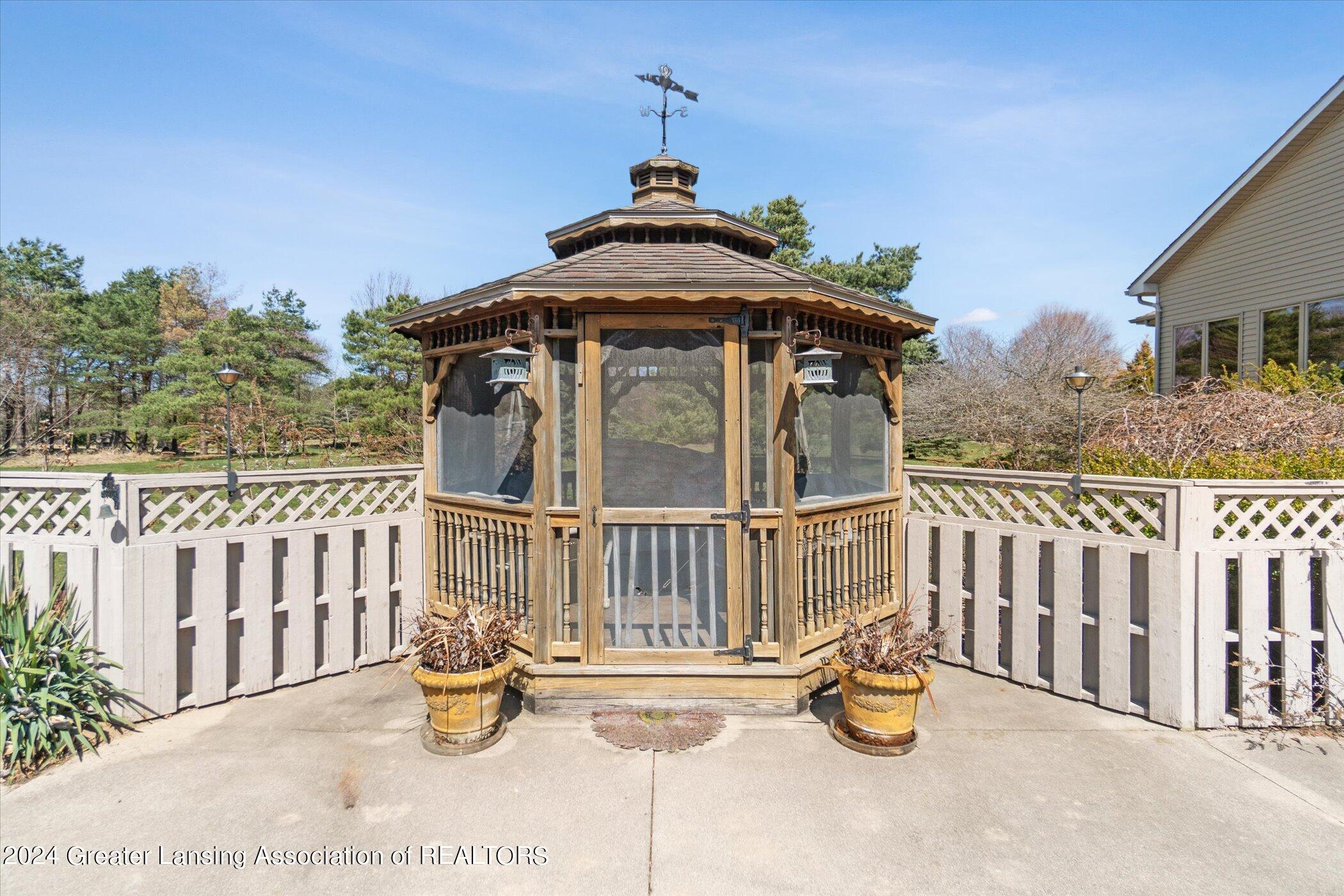 4290 S Dewitt Road, St. Johns