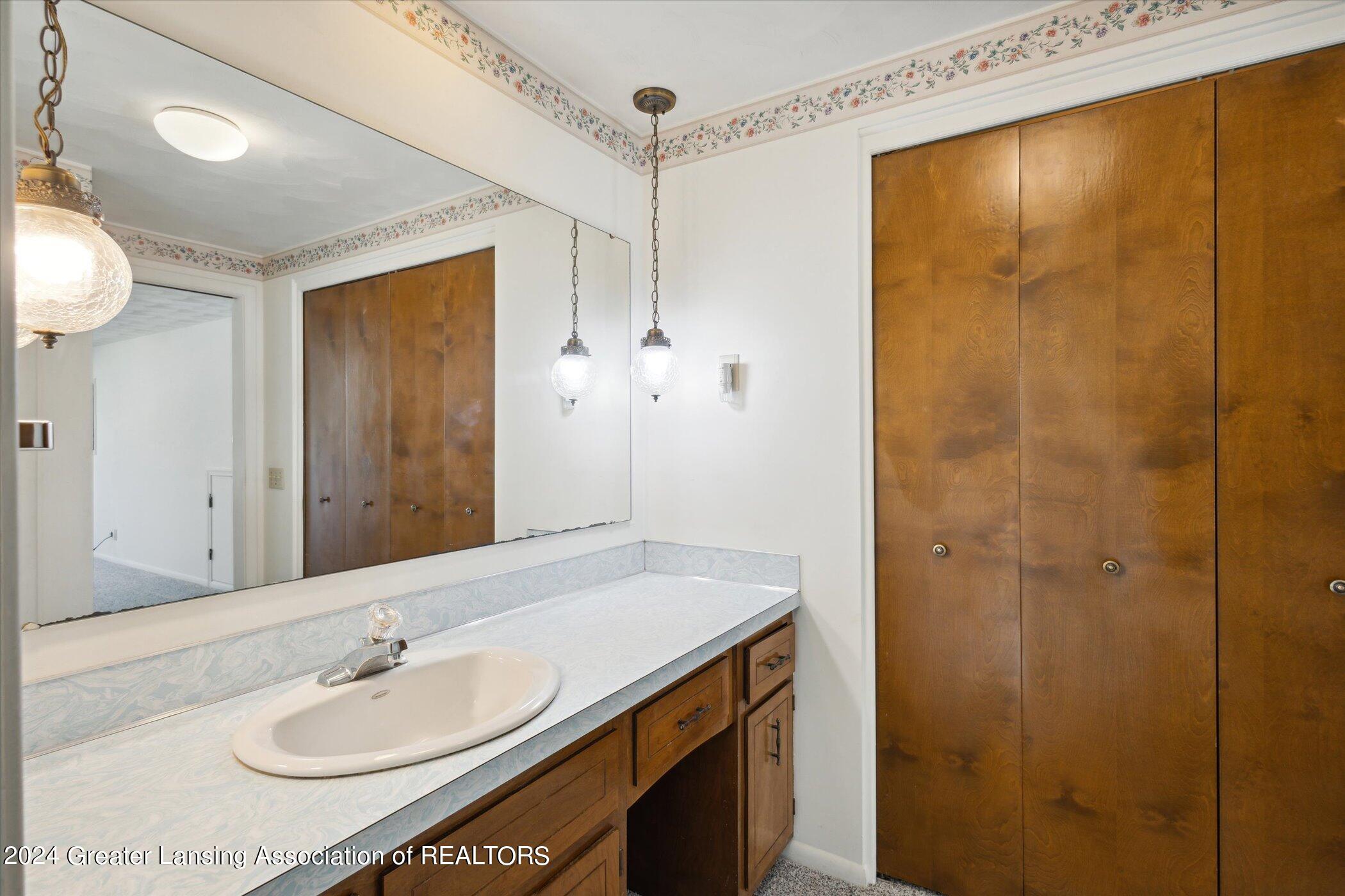 2045 Sheldrake Avenue