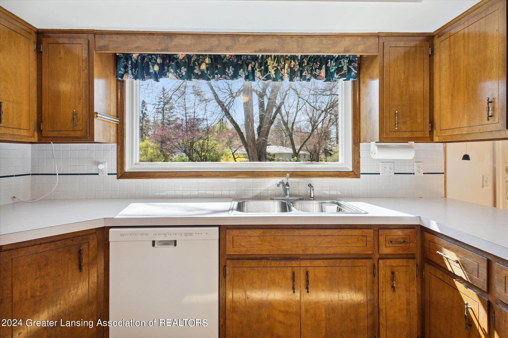 2045 Sheldrake Avenue