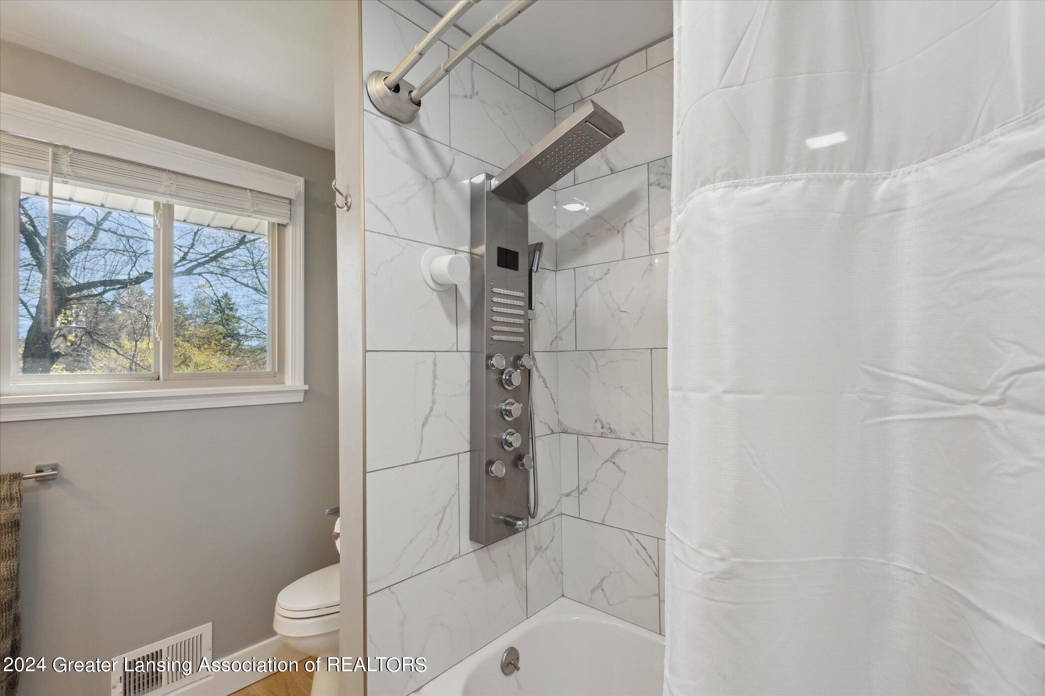 3033 Scarborough Road