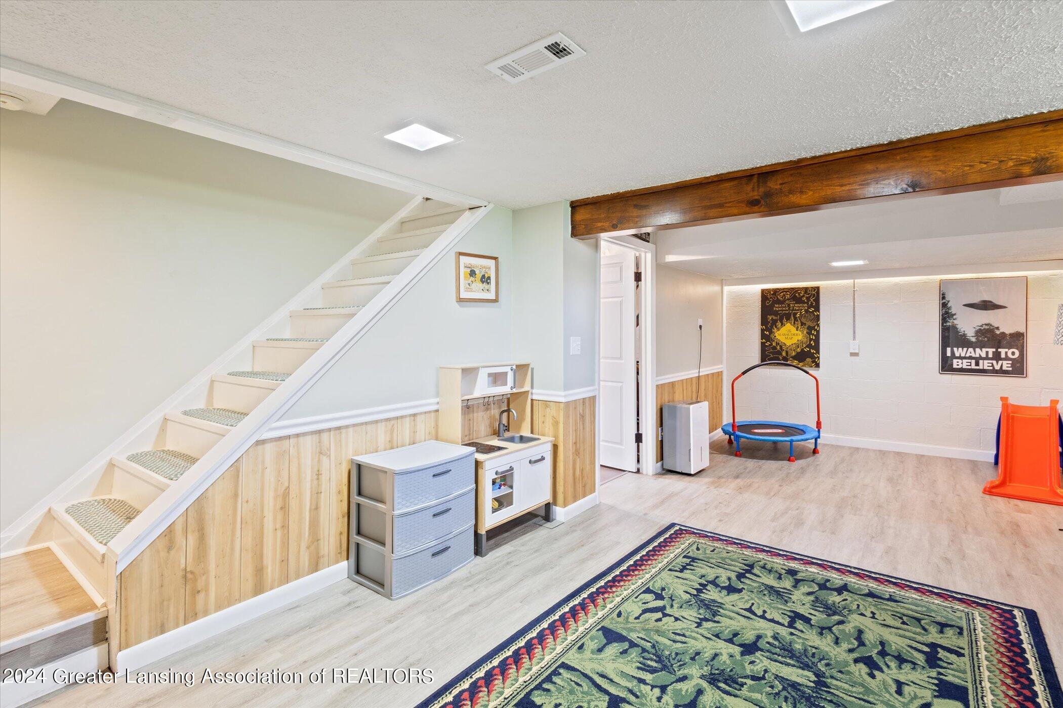 3033 Scarborough Road