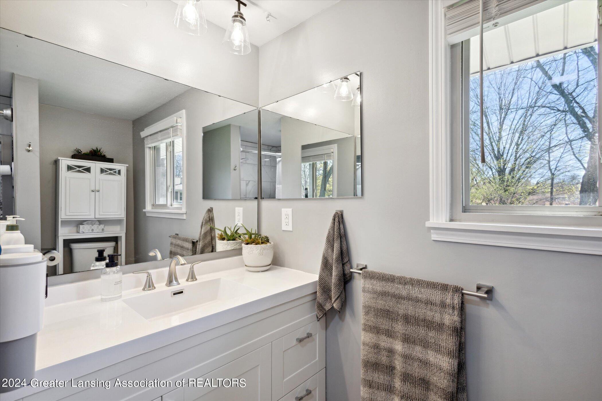 3033 Scarborough Road