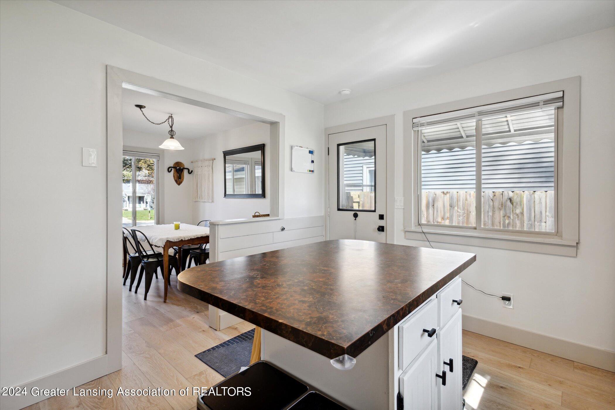 3033 Scarborough Road