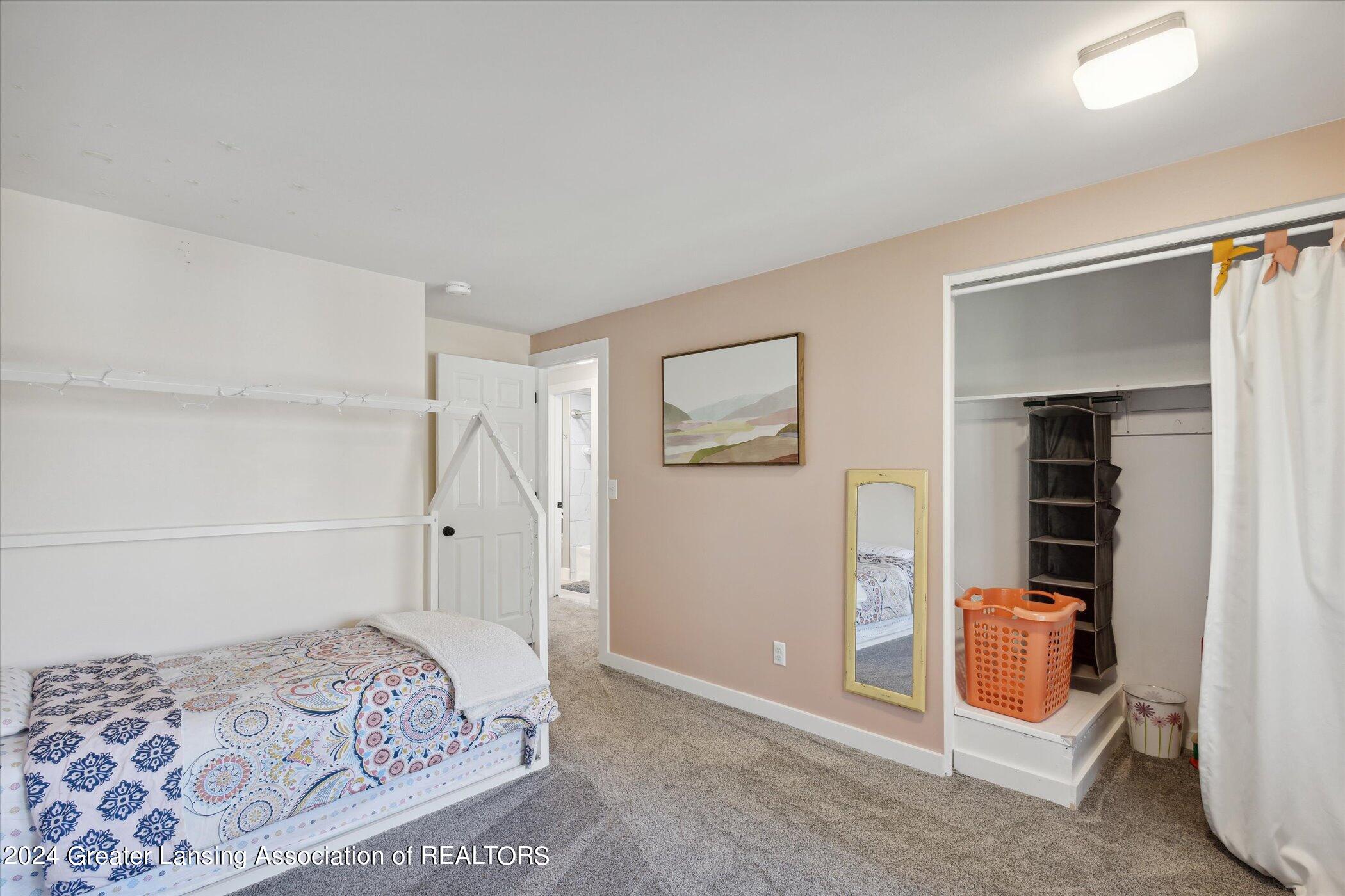 3033 Scarborough Road