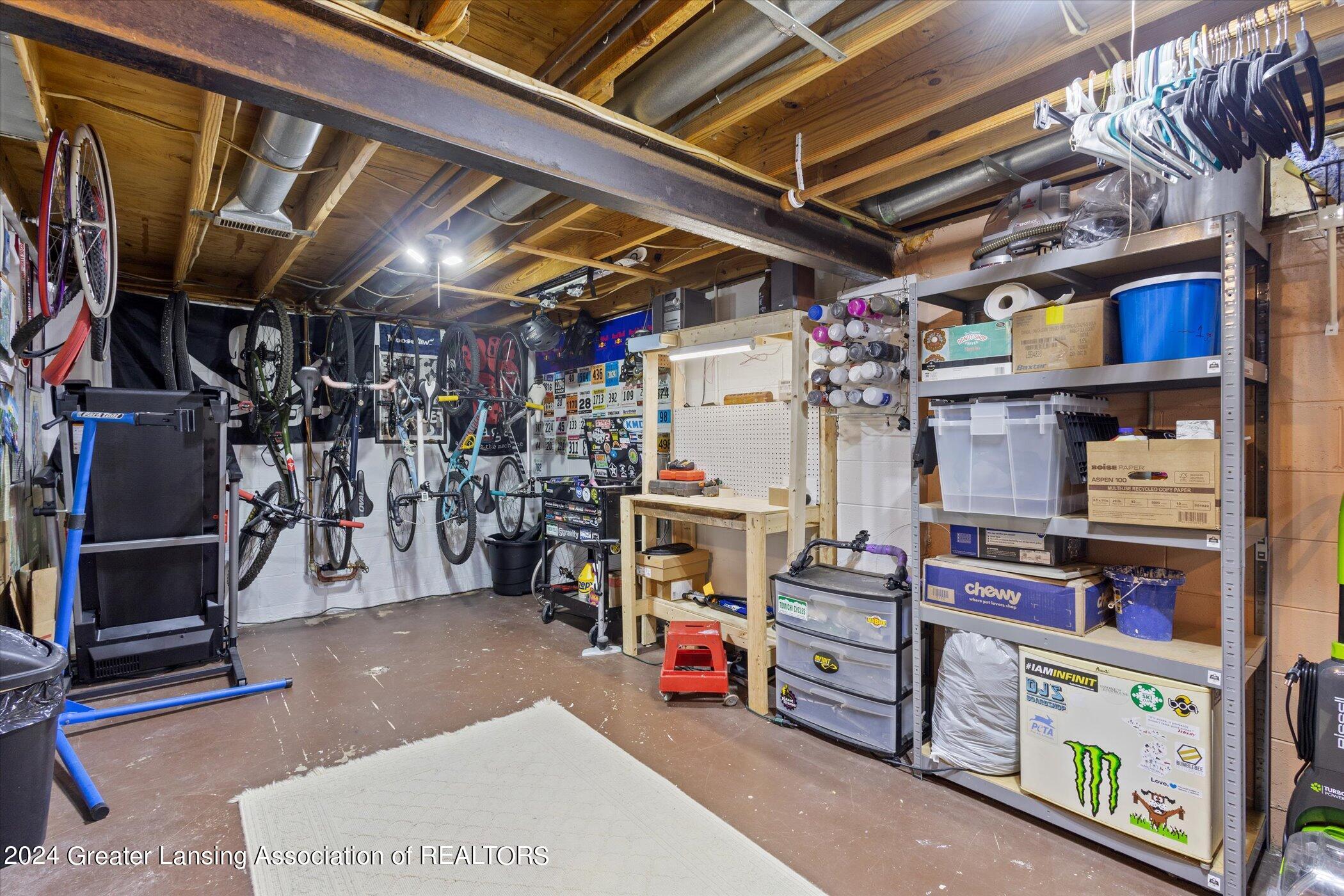 3033 Scarborough Road