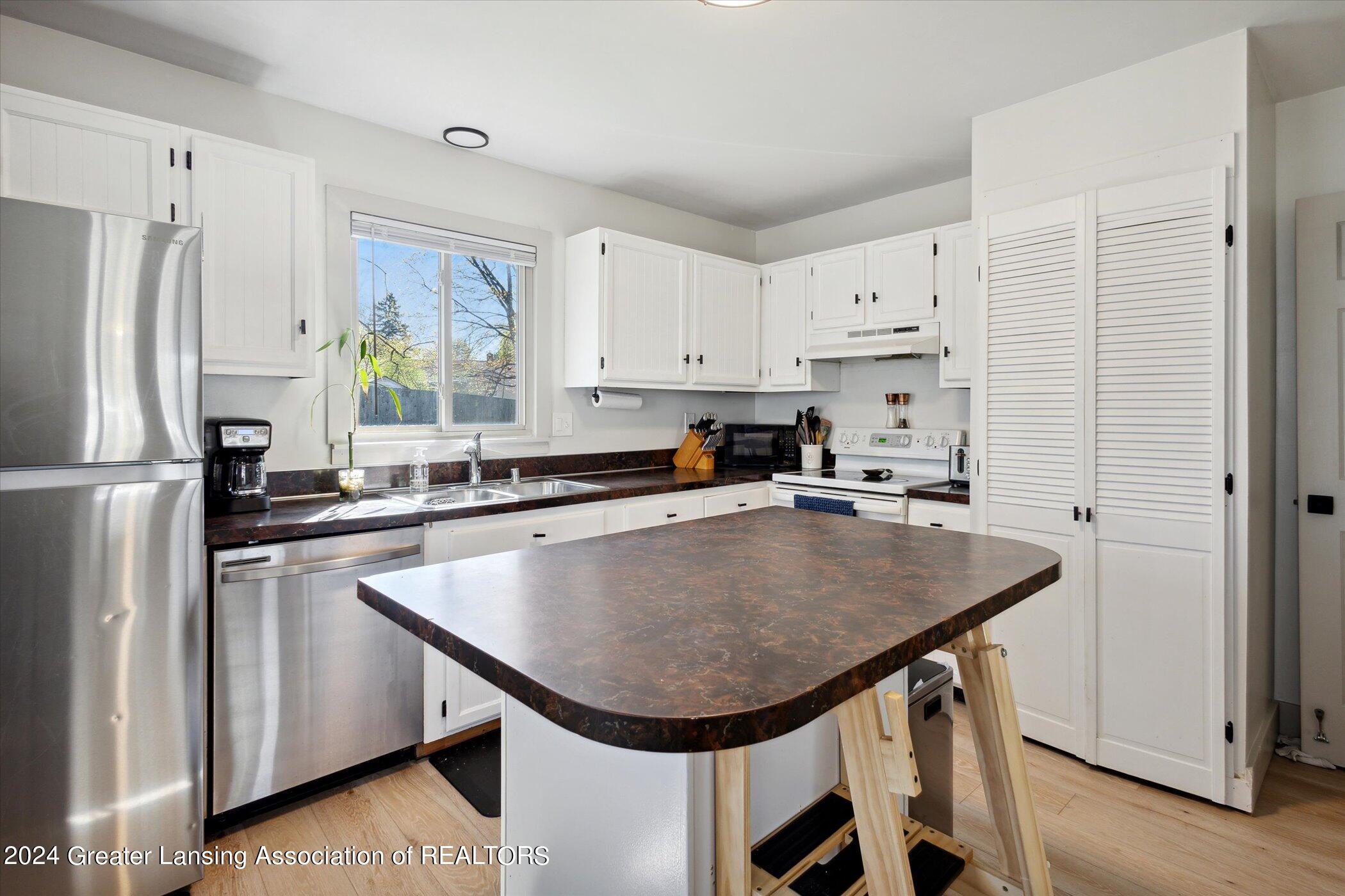 3033 Scarborough Road