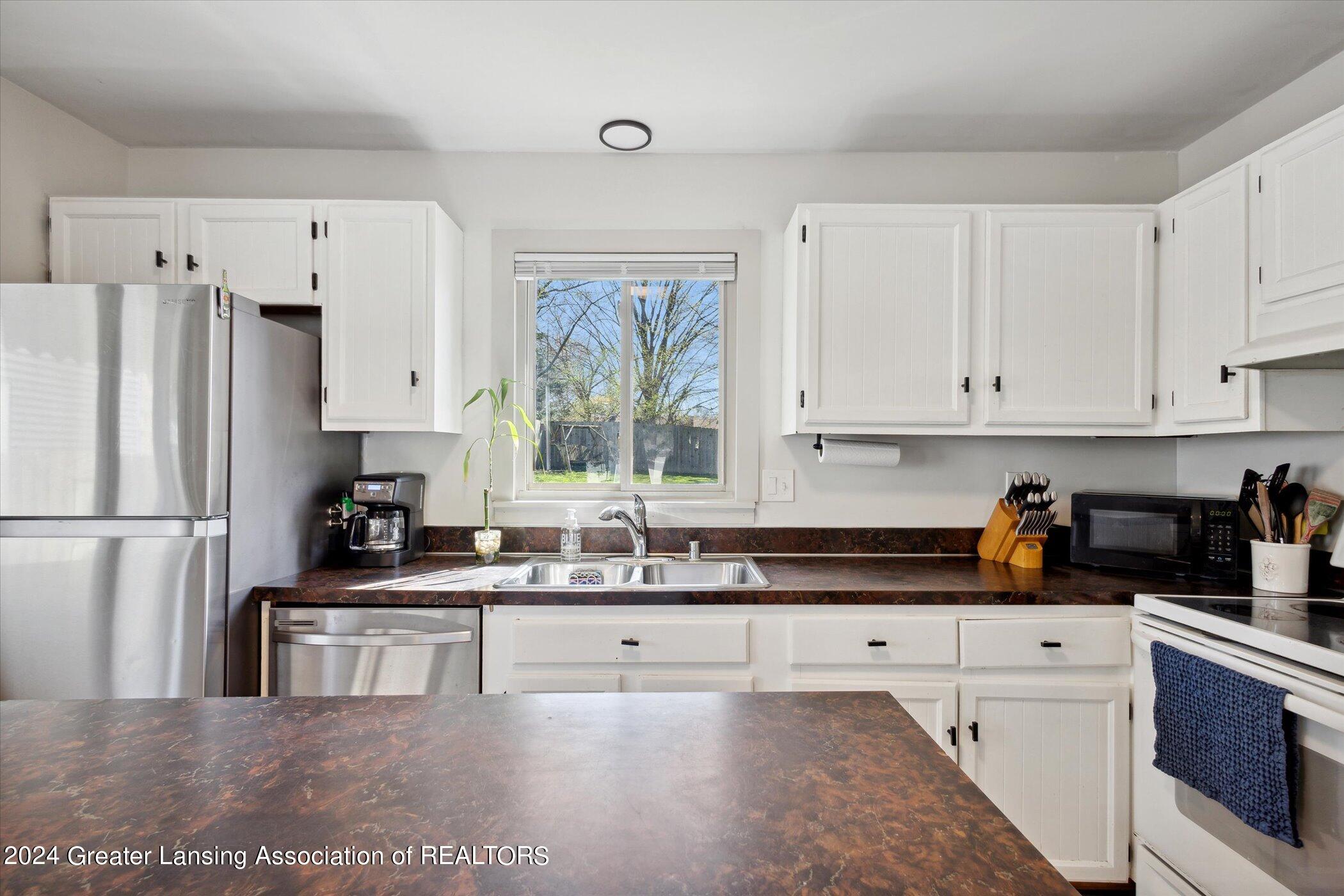 3033 Scarborough Road