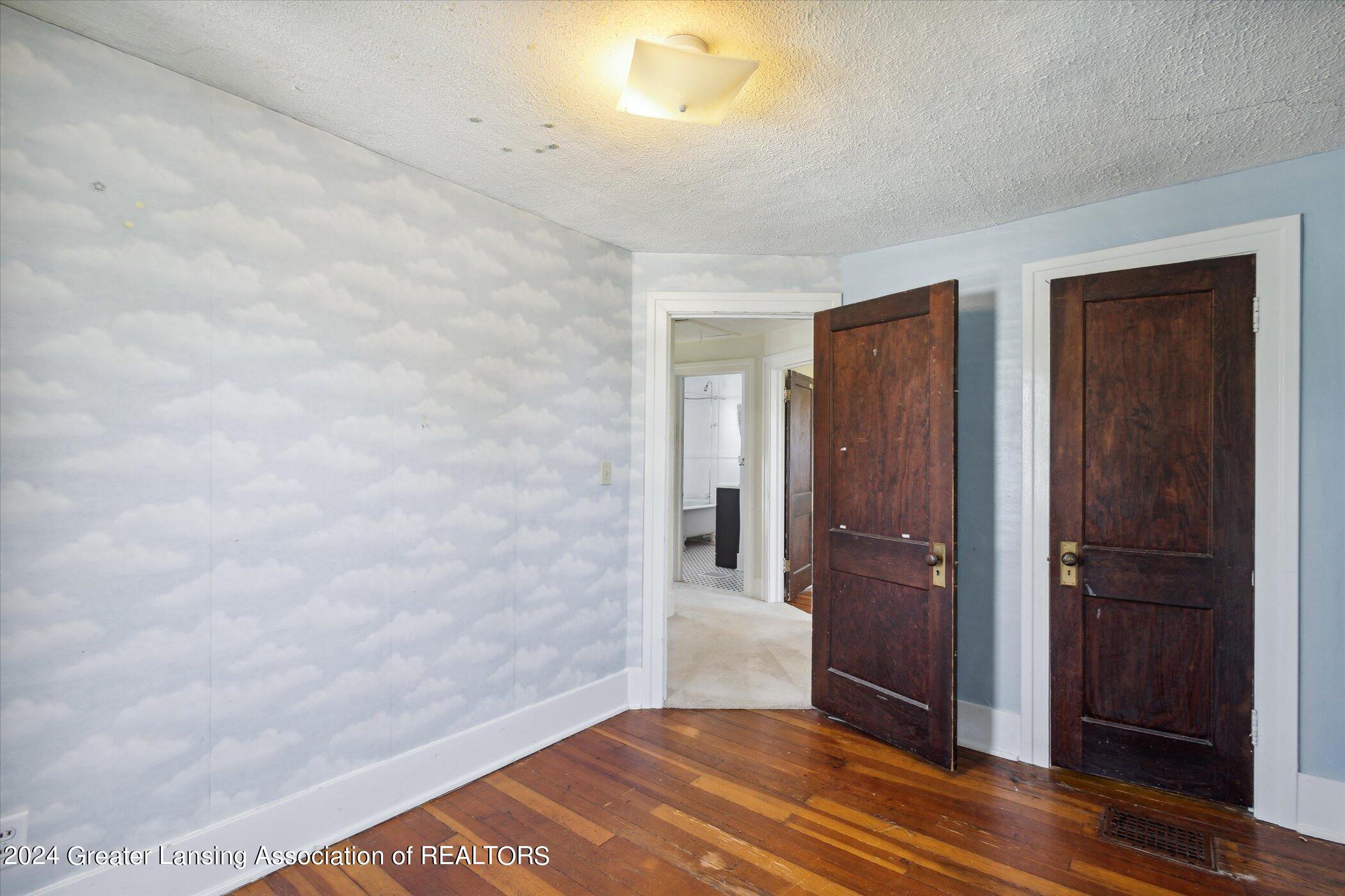 2409 Kensington Road