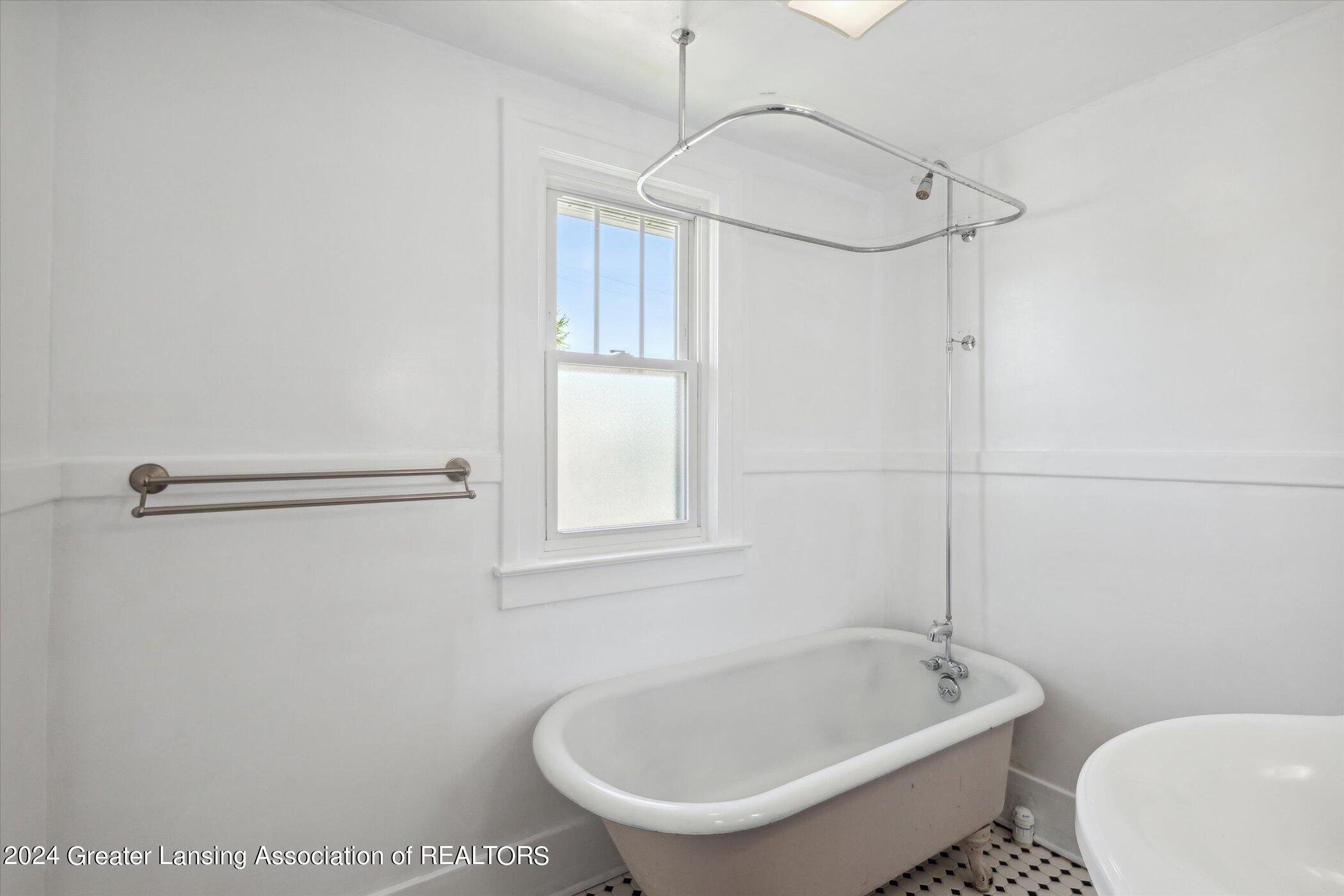 2409 Kensington Road