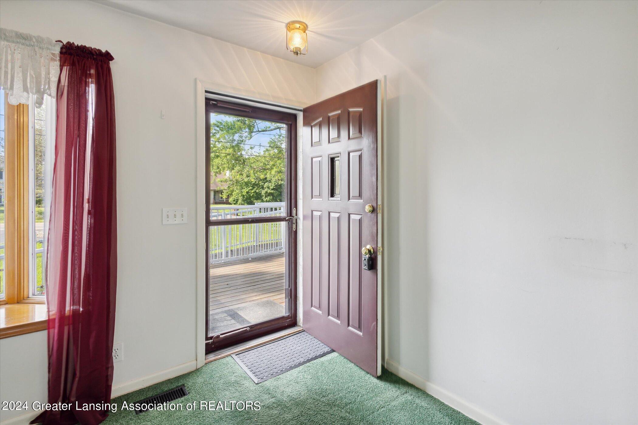 3976 Willoughby Road