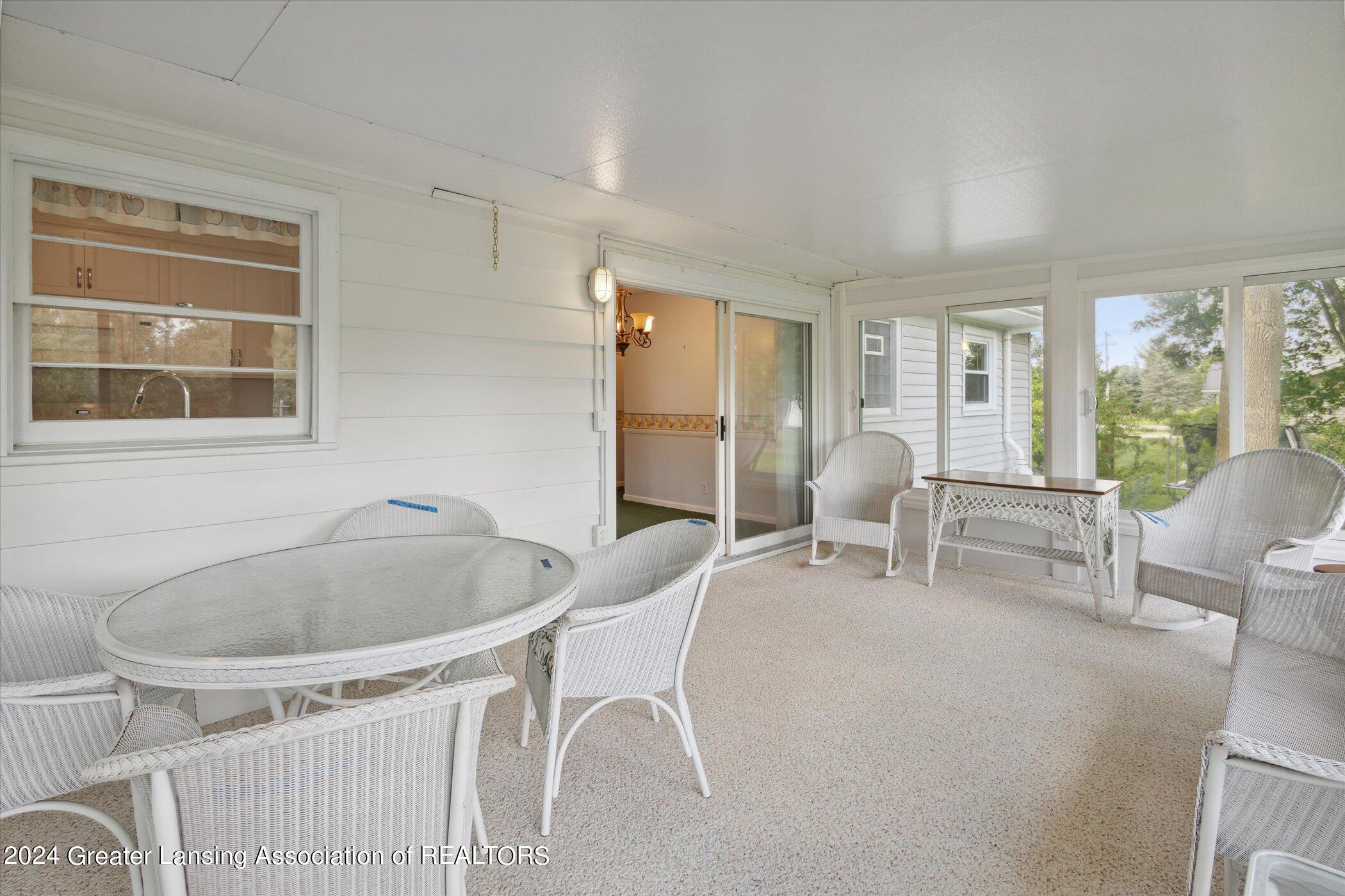 3976 Willoughby Road