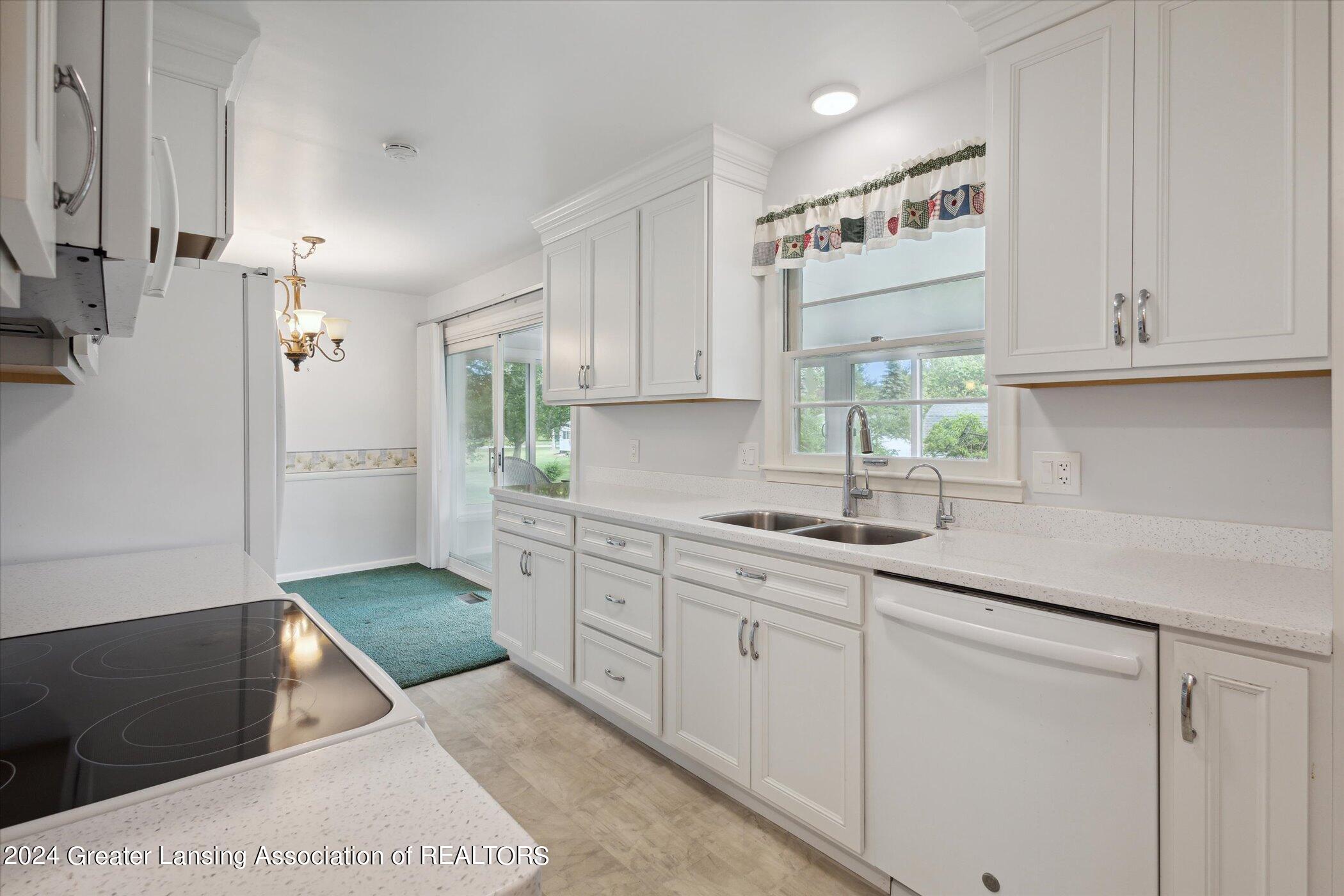 3976 Willoughby Road