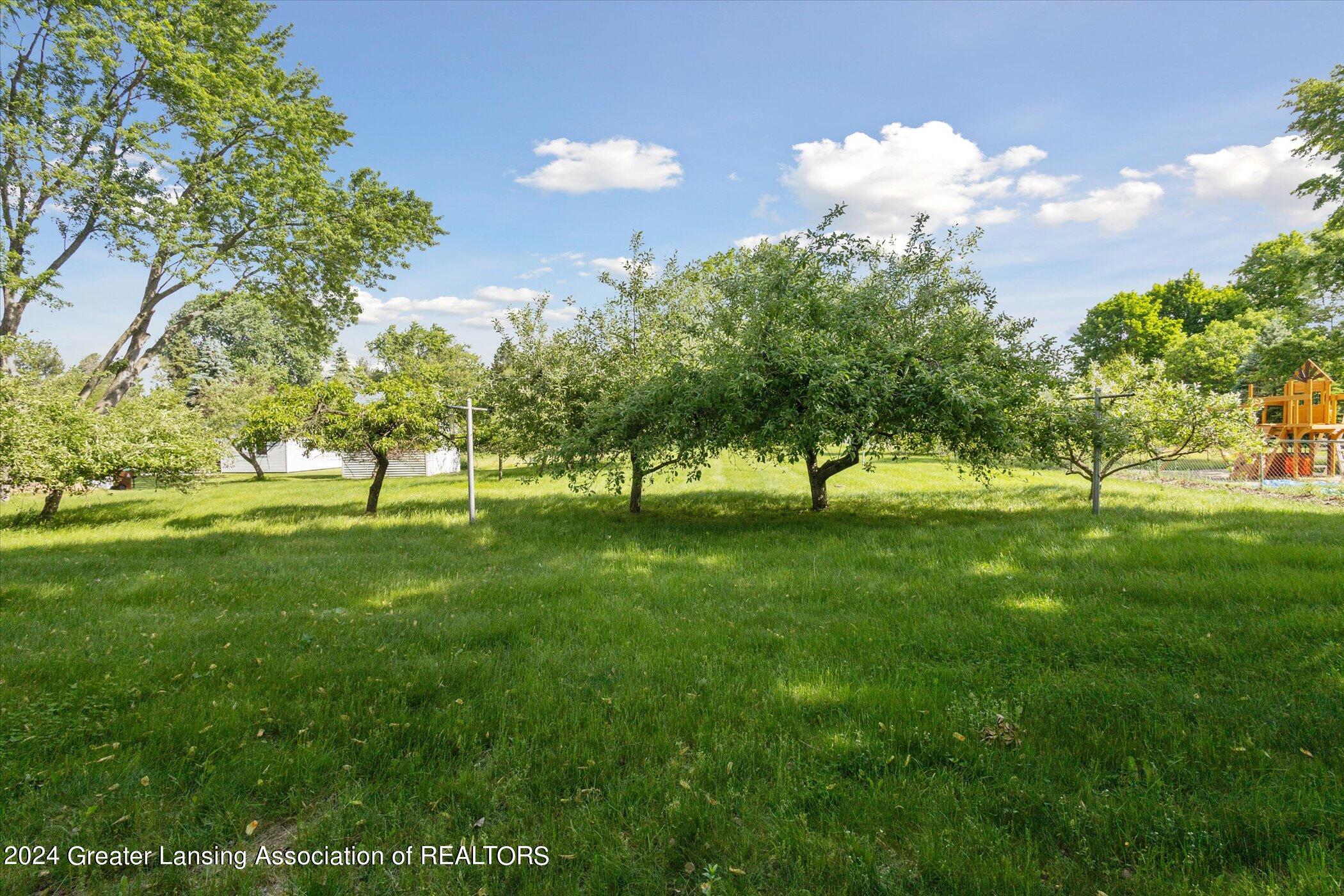 3976 Willoughby Road