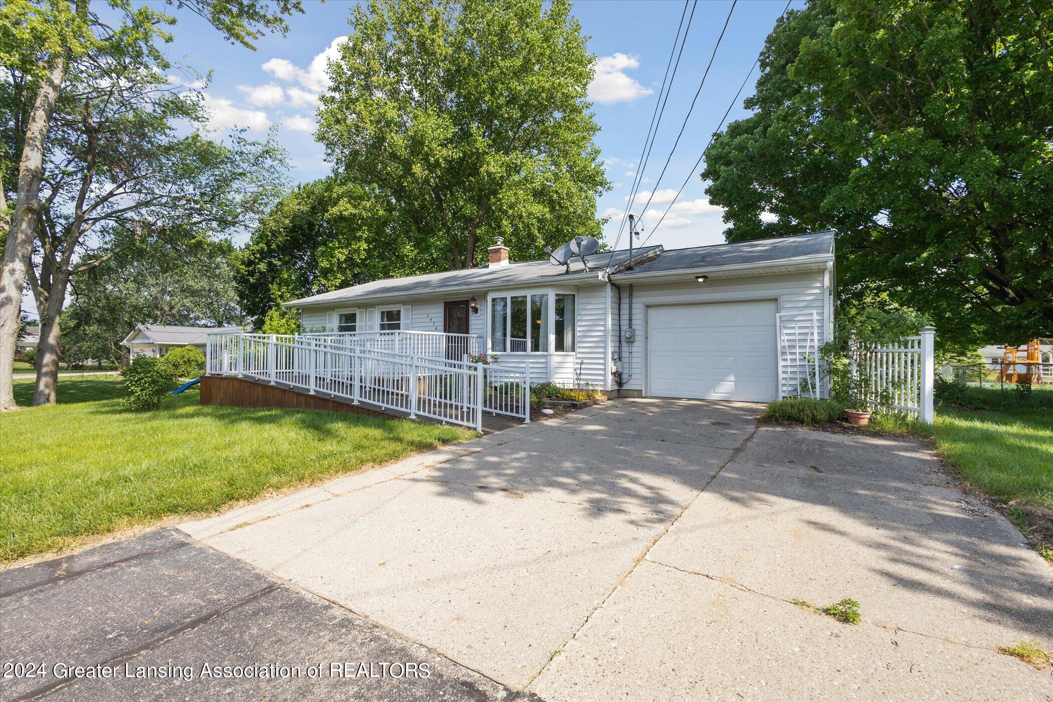 3976 Willoughby Road