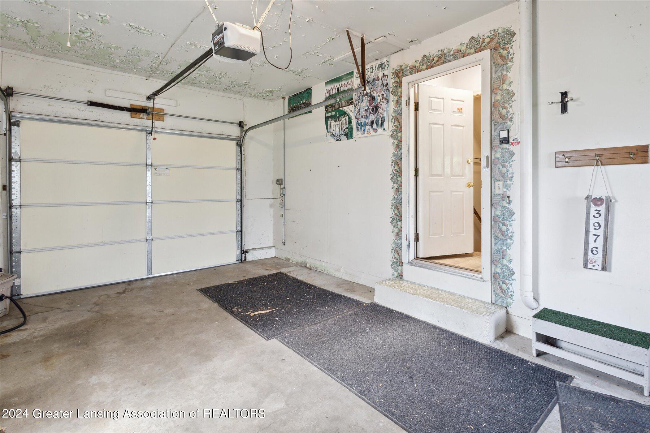 3976 Willoughby Road