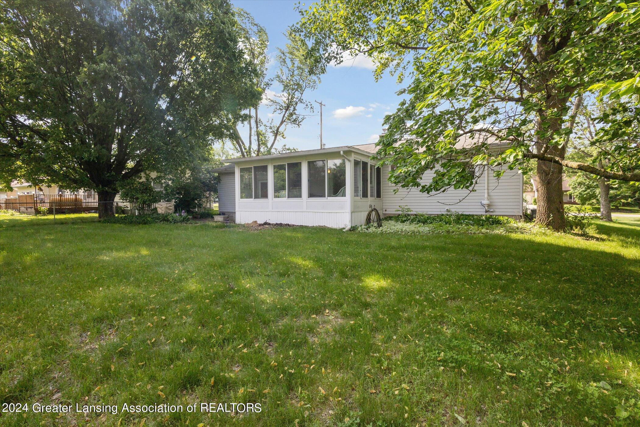 3976 Willoughby Road