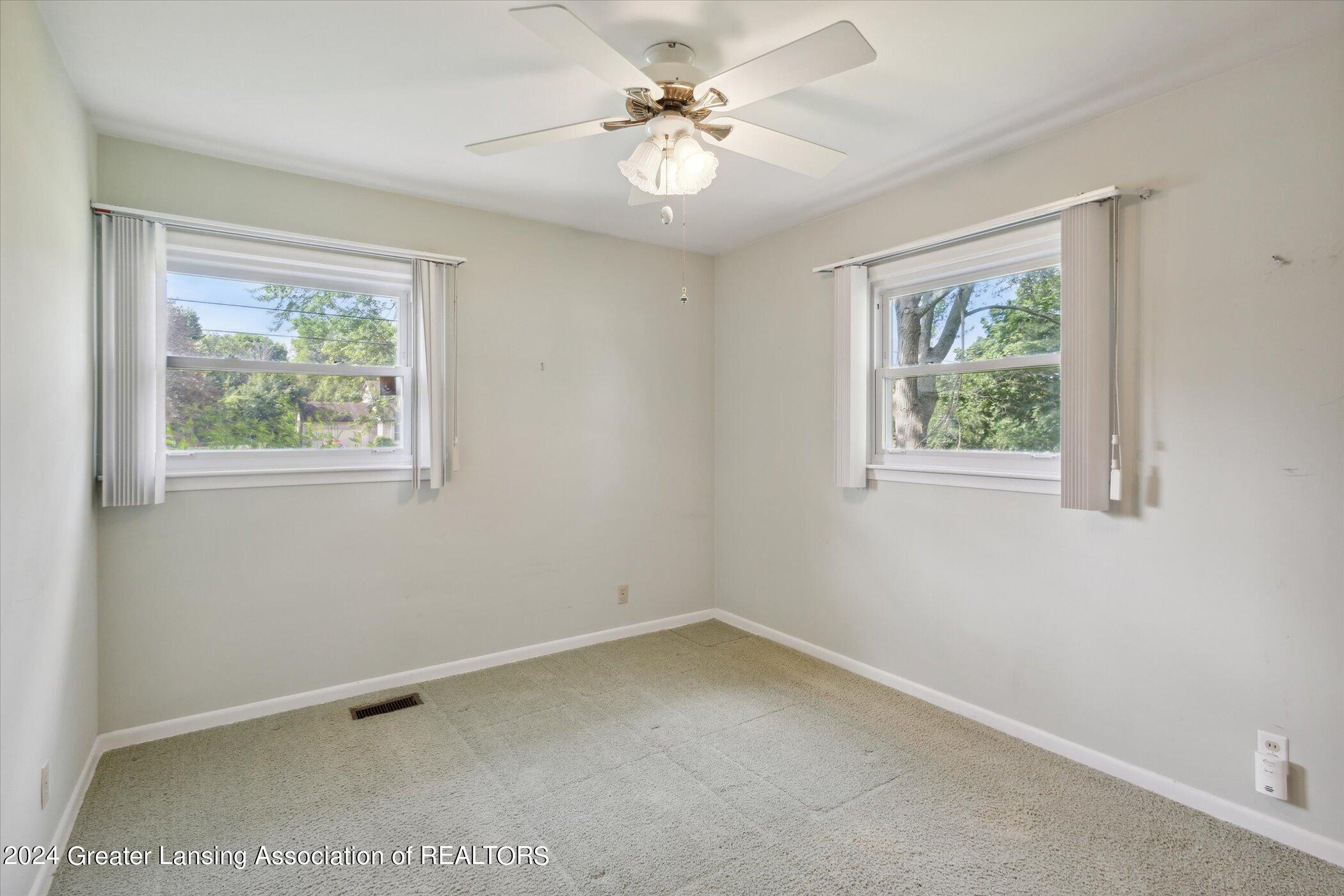 3976 Willoughby Road