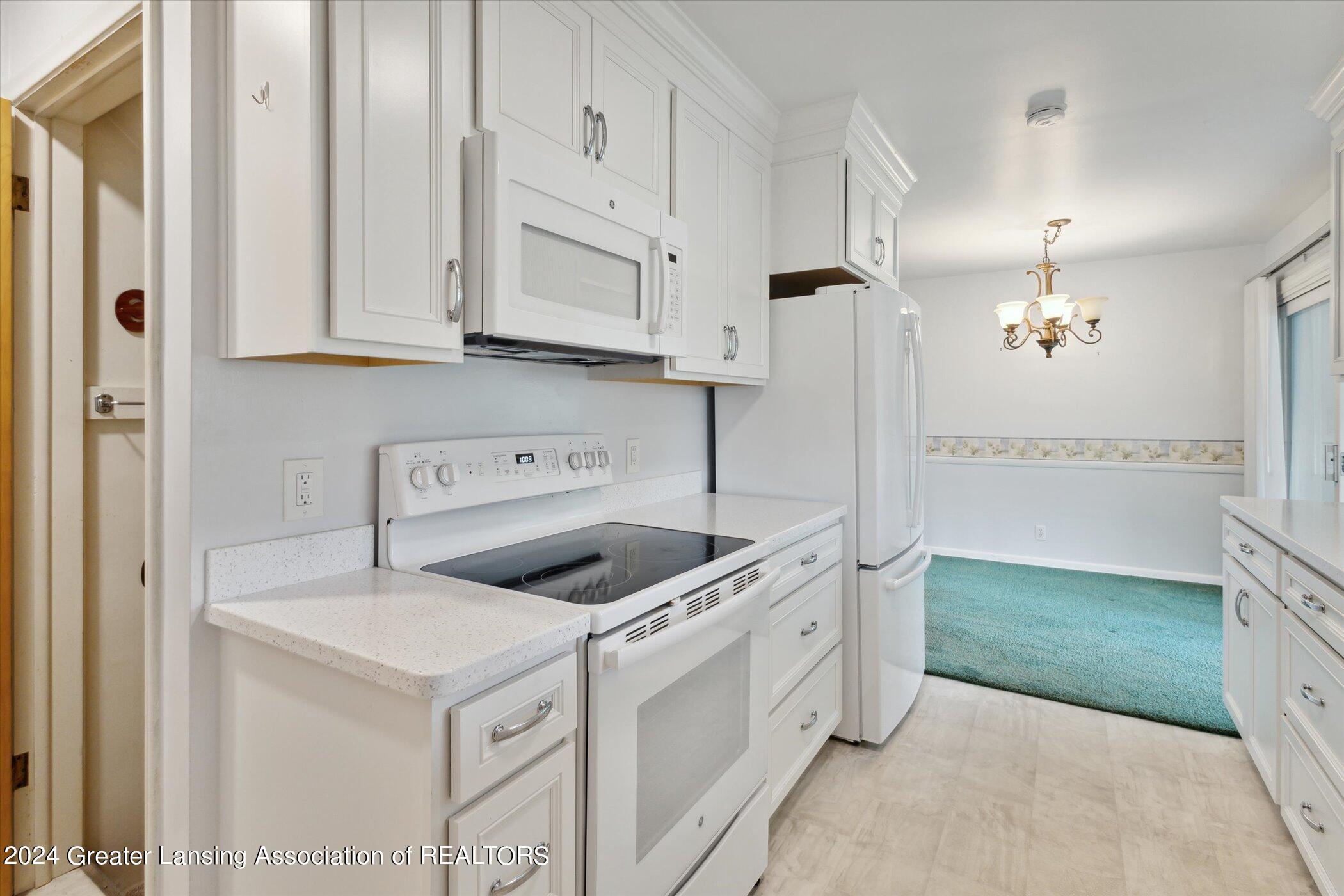 3976 Willoughby Road