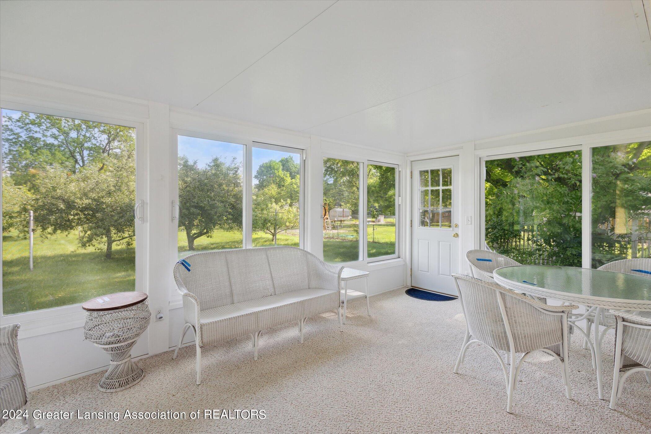 3976 Willoughby Road