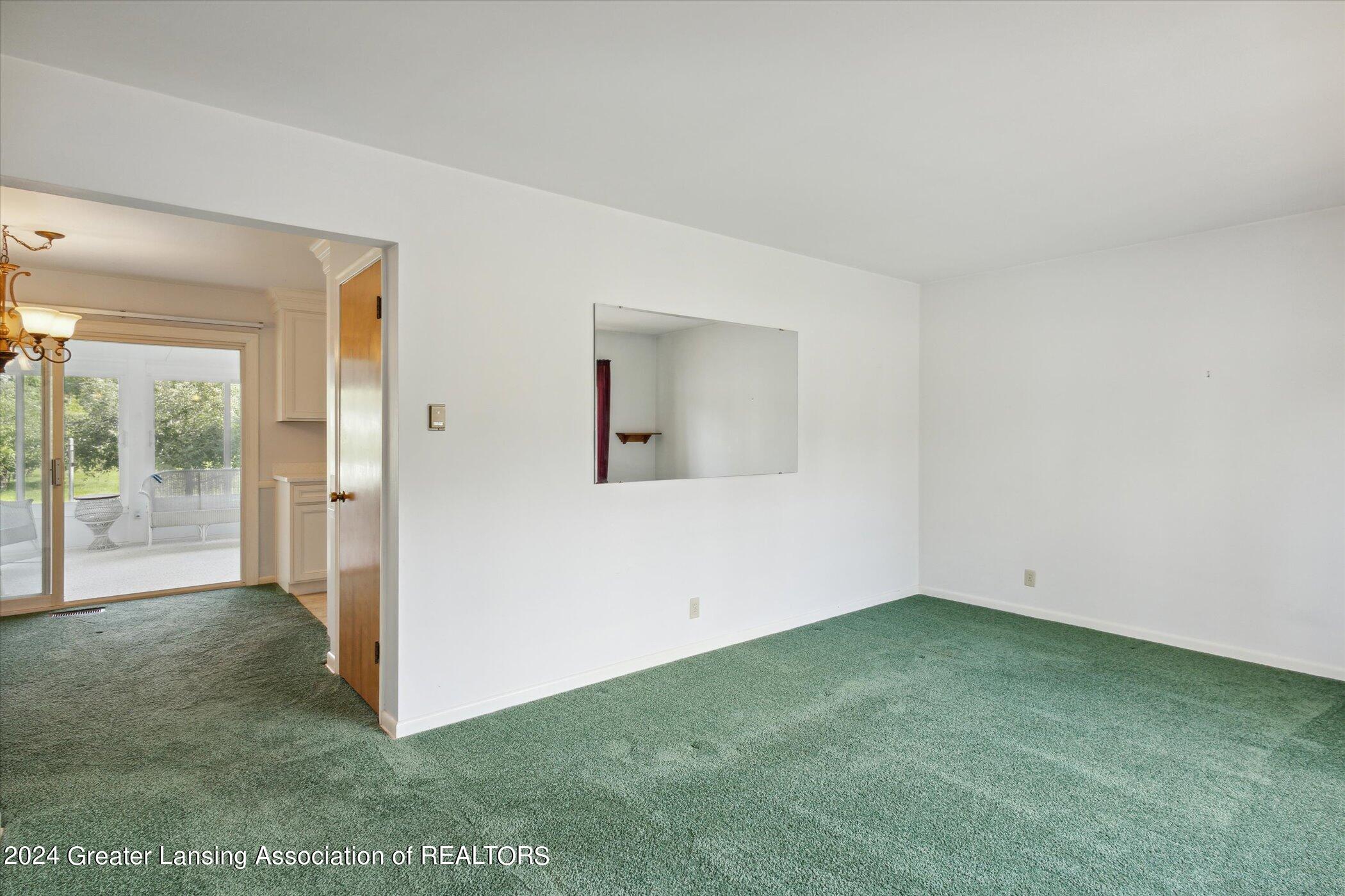 3976 Willoughby Road