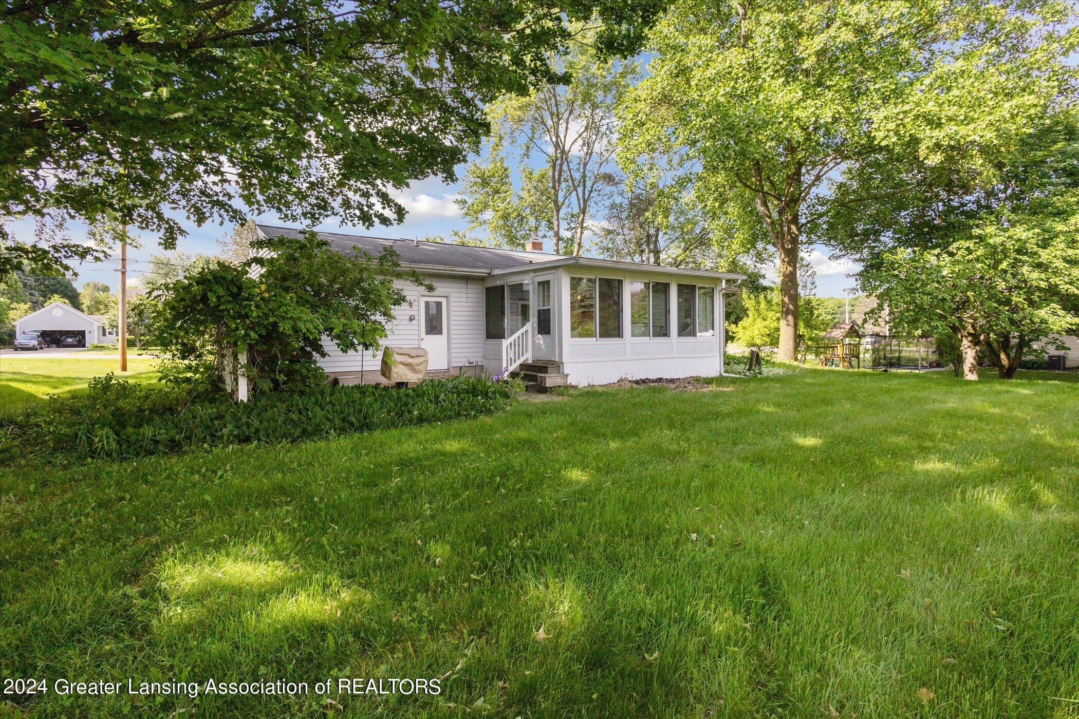 3976 Willoughby Road