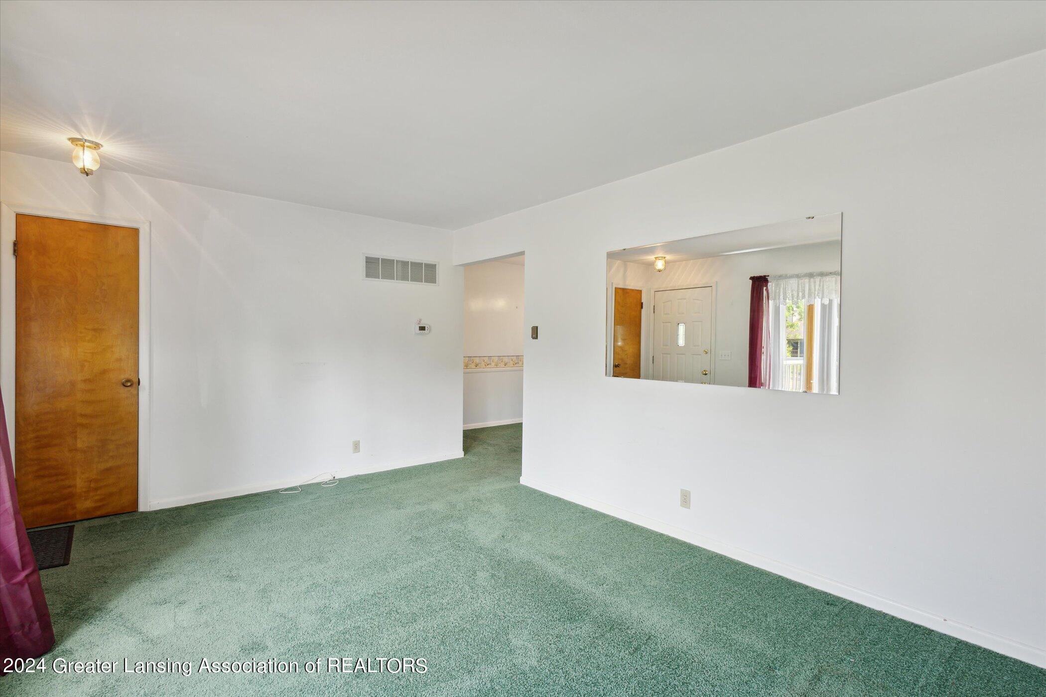 3976 Willoughby Road