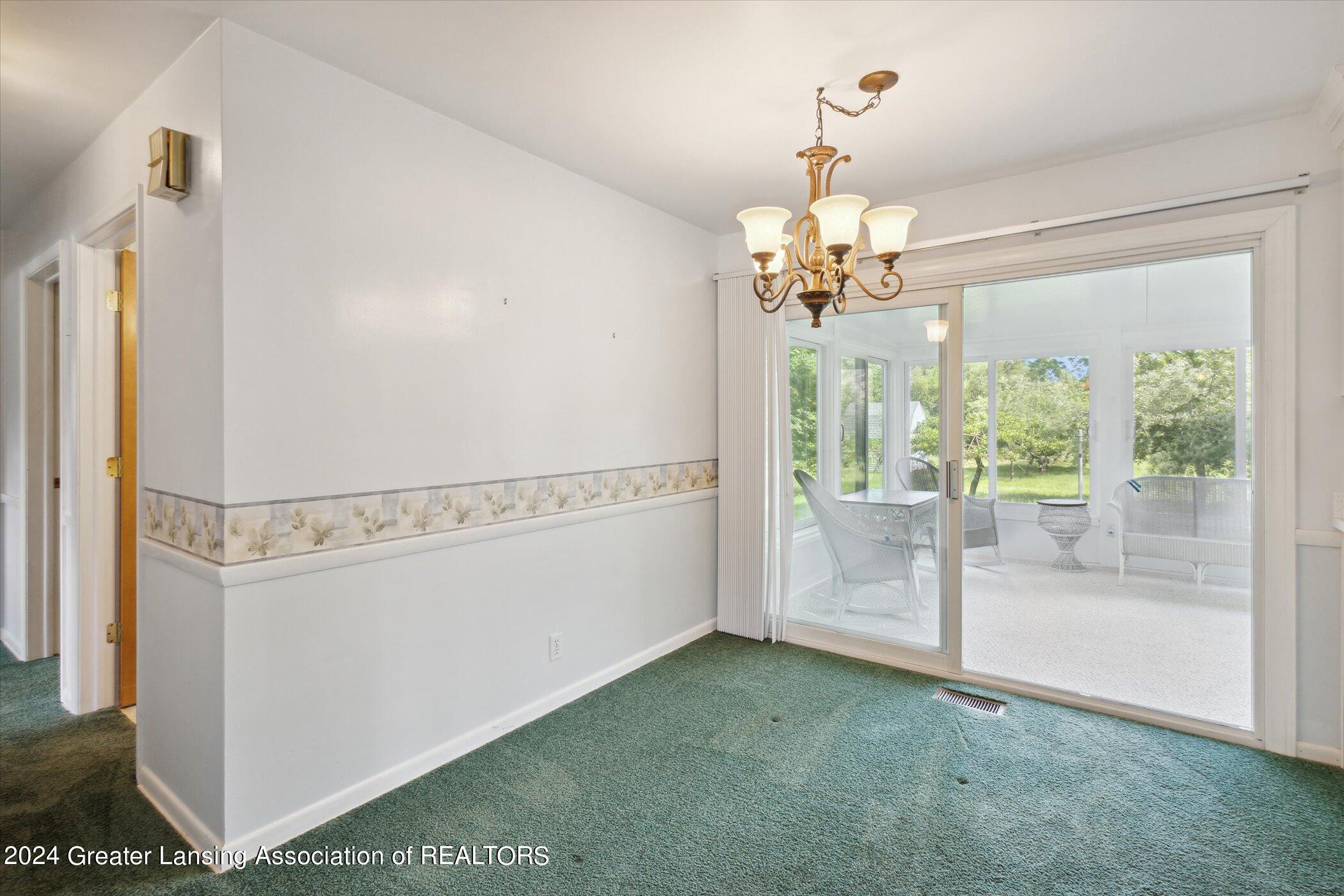 3976 Willoughby Road