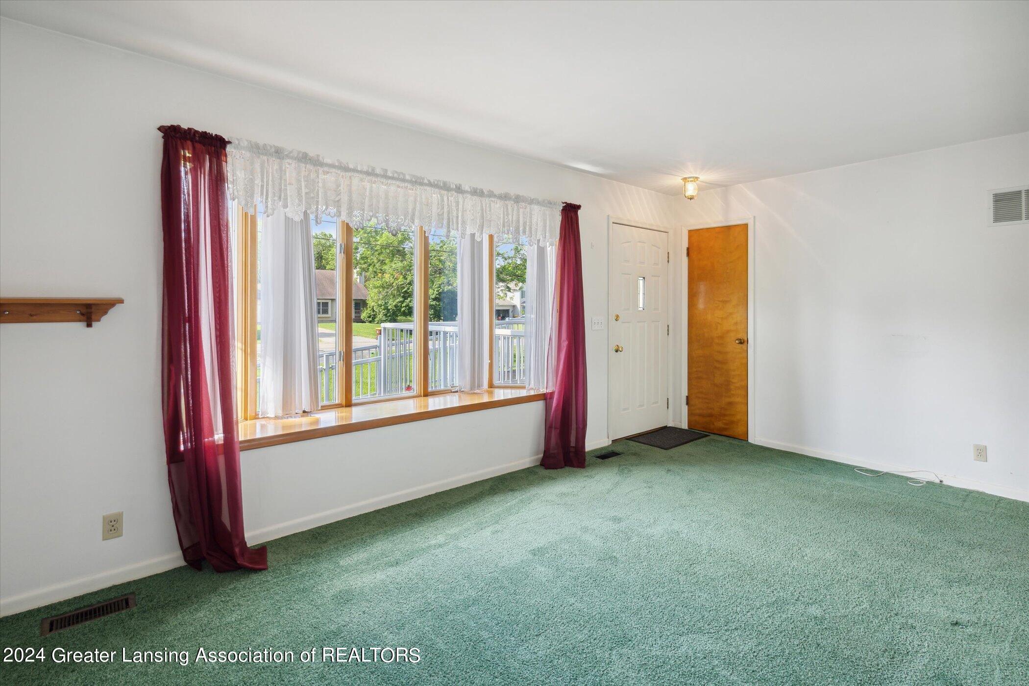 3976 Willoughby Road