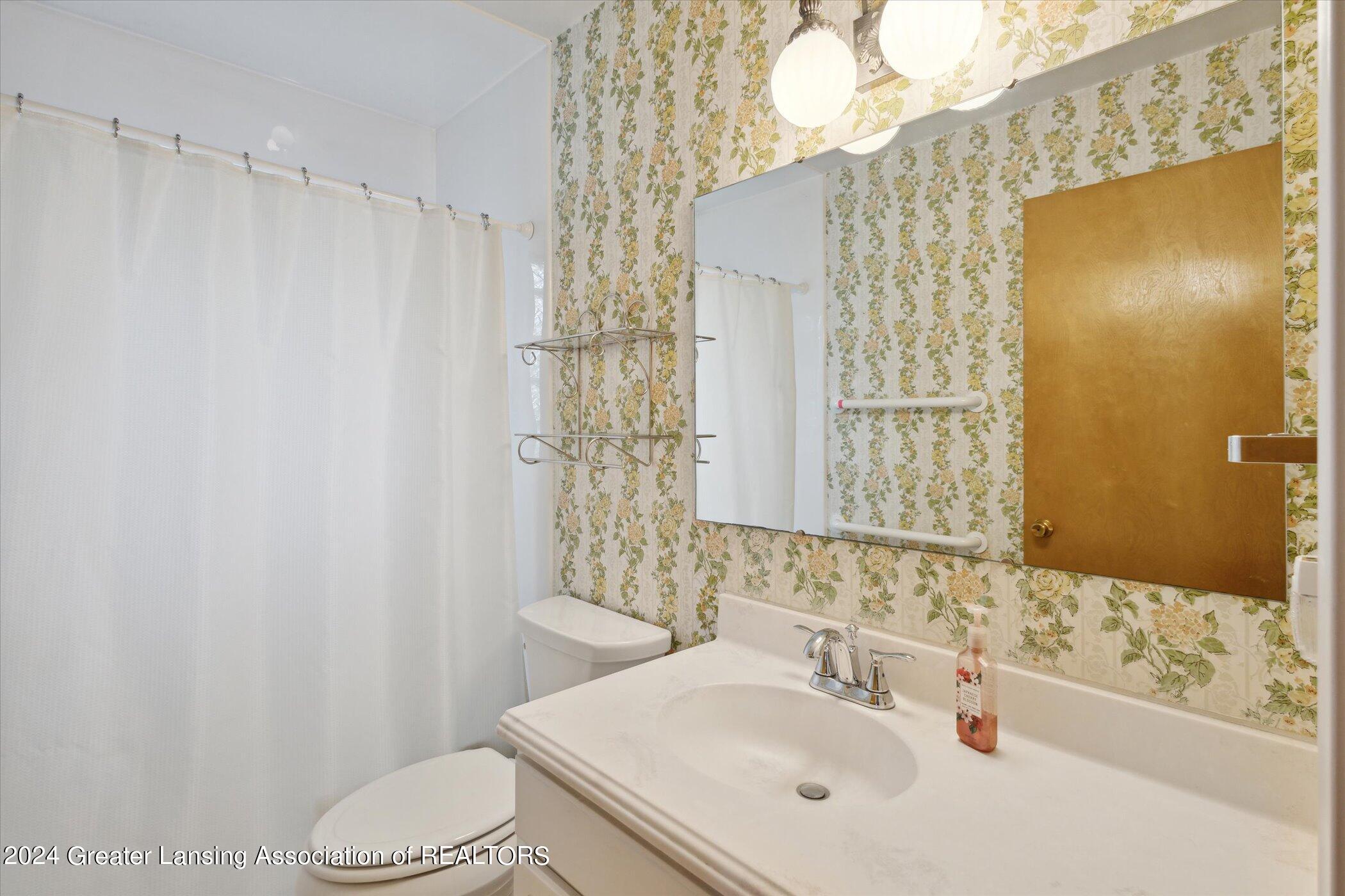 3976 Willoughby Road