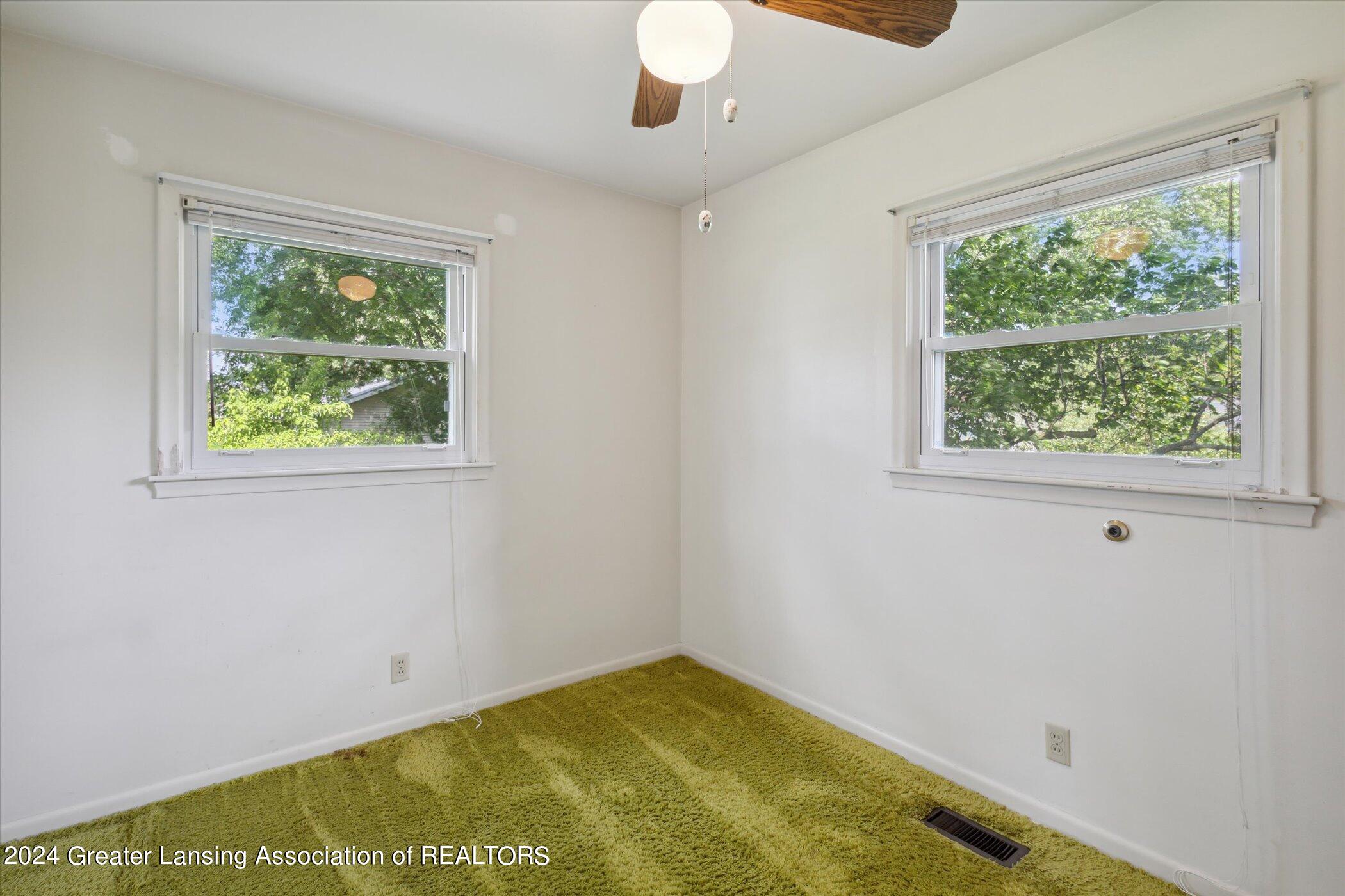 3976 Willoughby Road