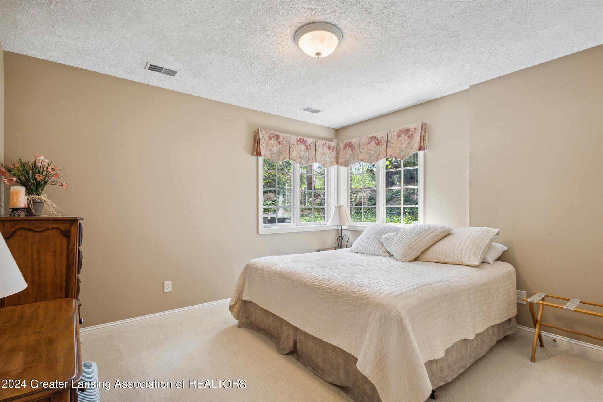 3560 Autumnwood Lane