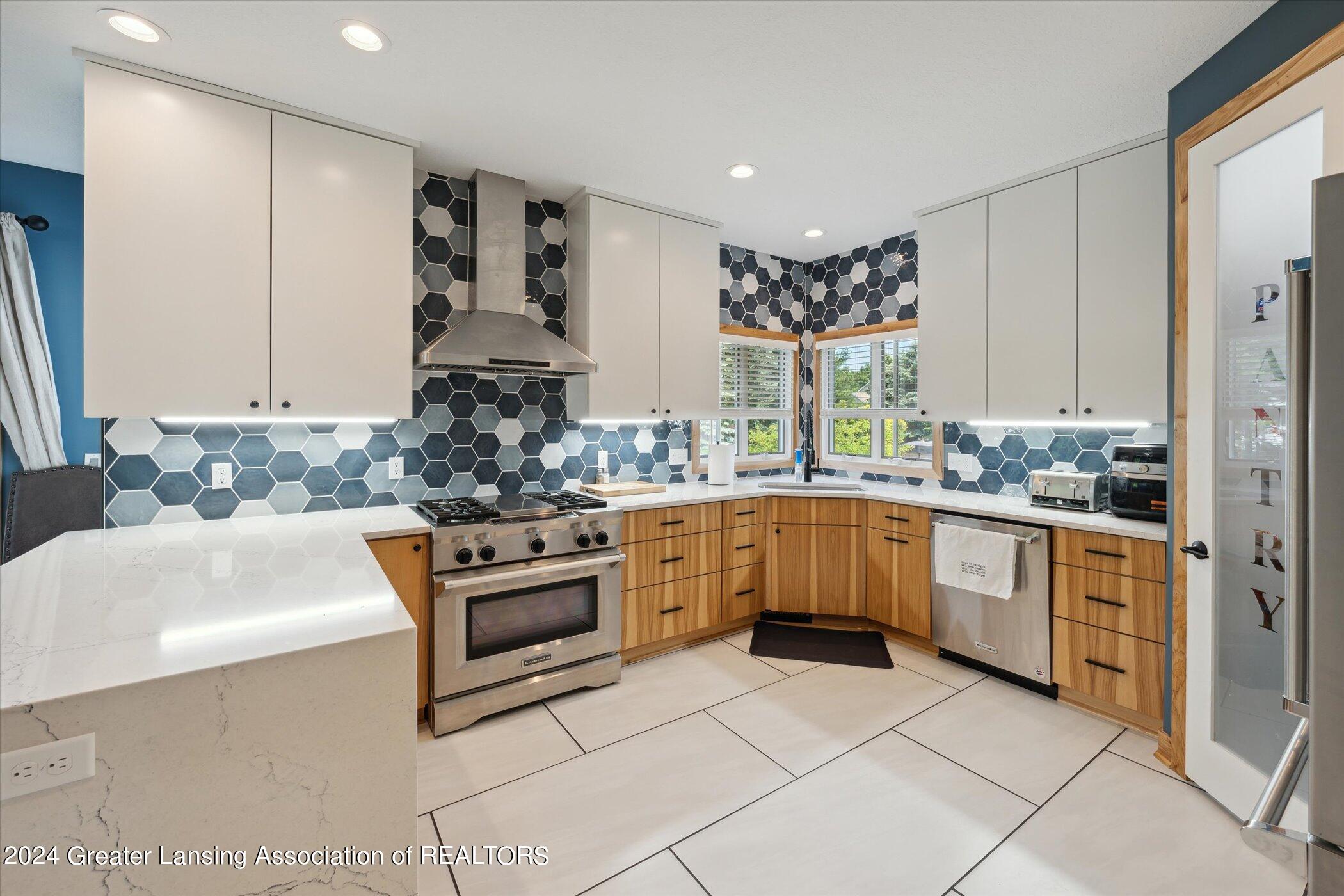 3400 Hidden Ridge Drive, DeWitt