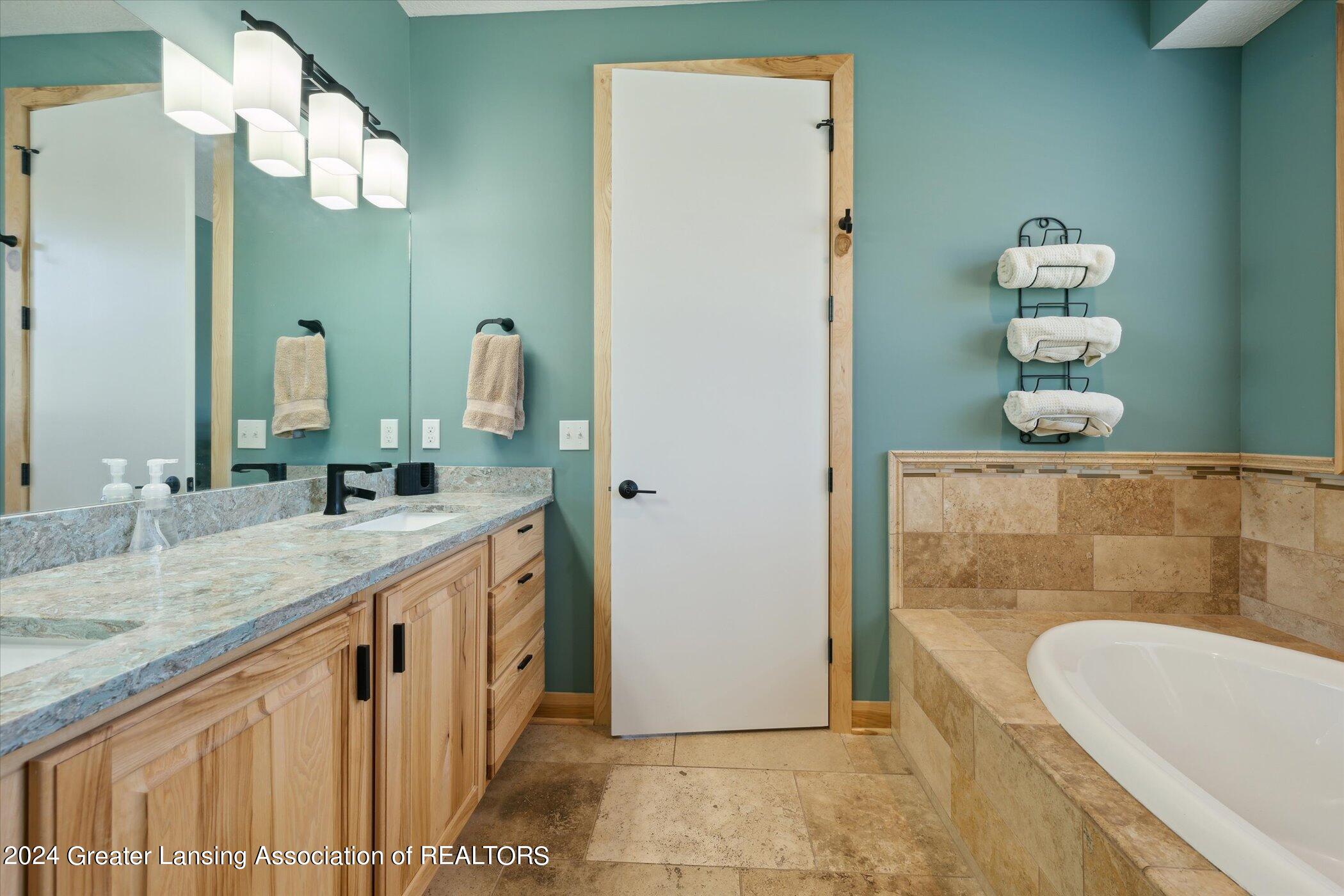 3400 Hidden Ridge Drive, DeWitt