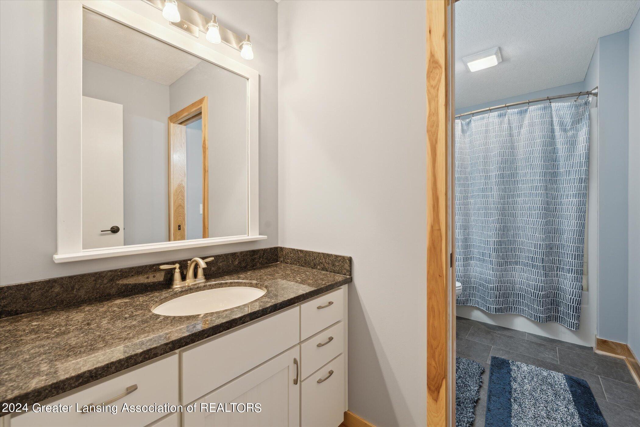 3400 Hidden Ridge Drive, DeWitt