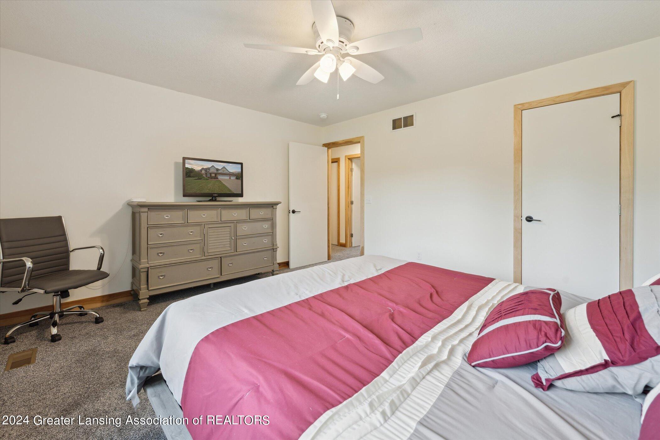 3400 Hidden Ridge Drive, DeWitt