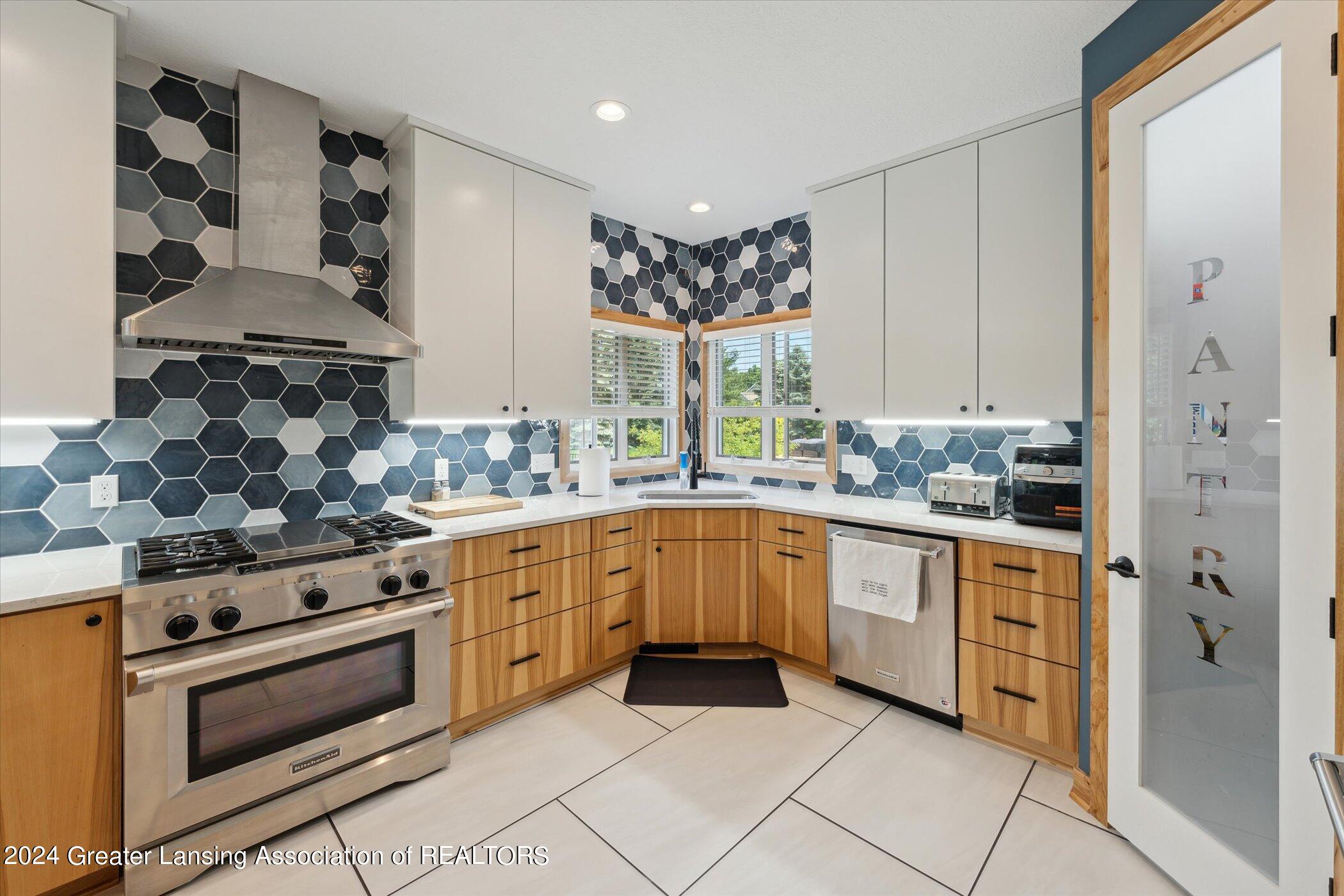 3400 Hidden Ridge Drive, DeWitt