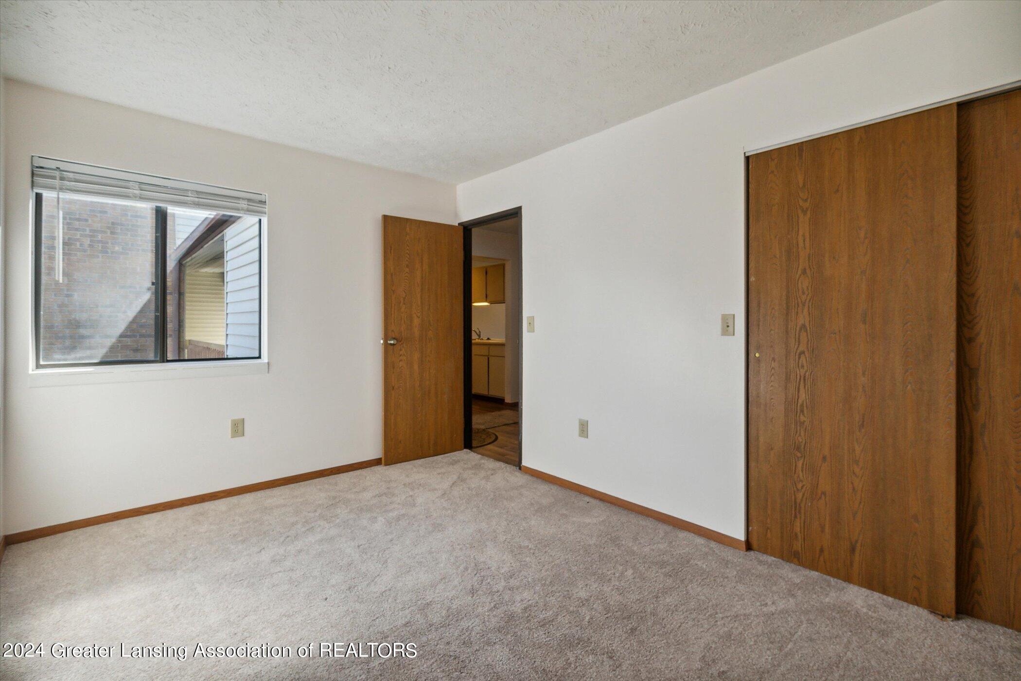 1460 E Pond Drive, 31