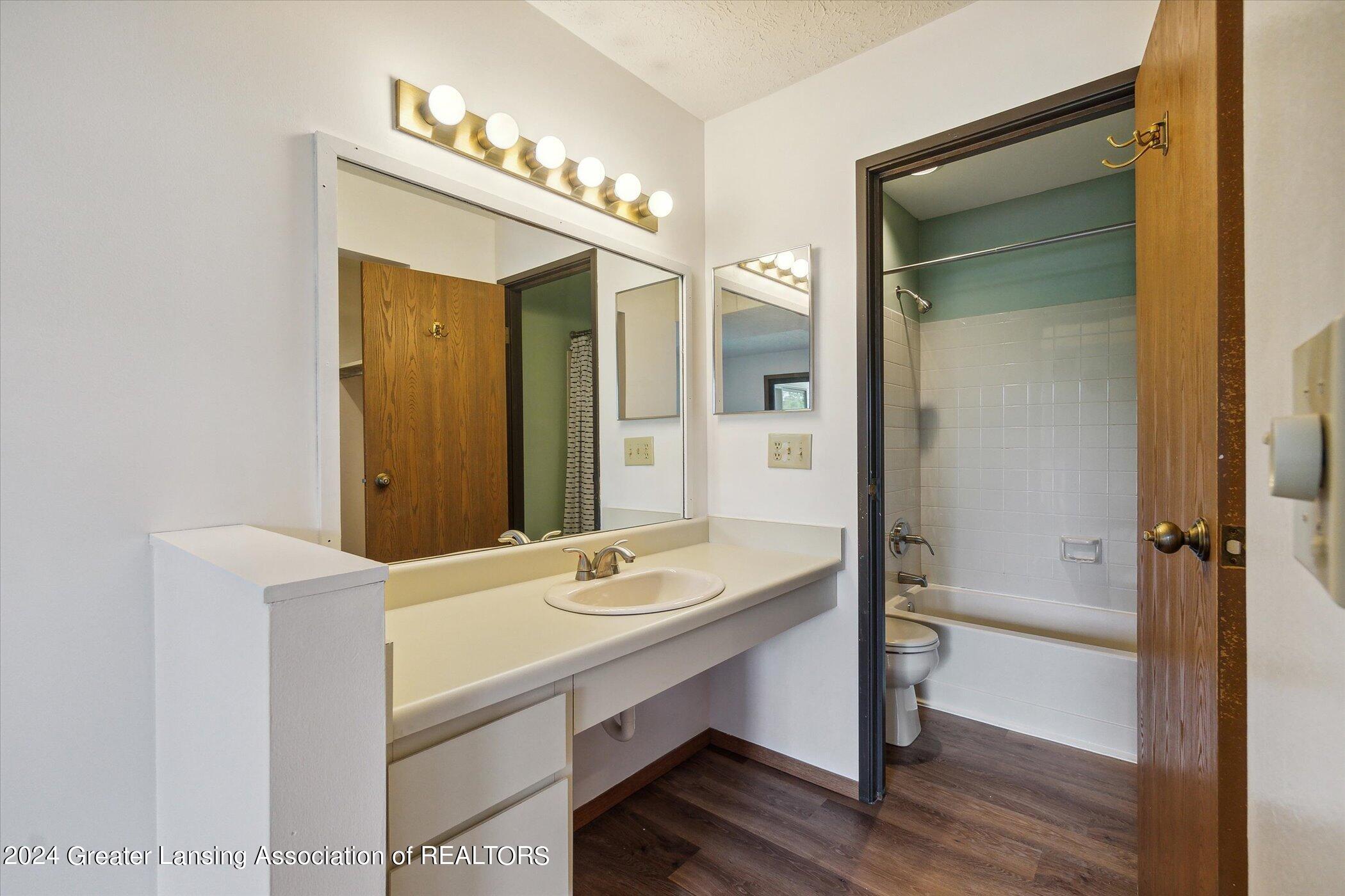 1460 E Pond Drive, 31