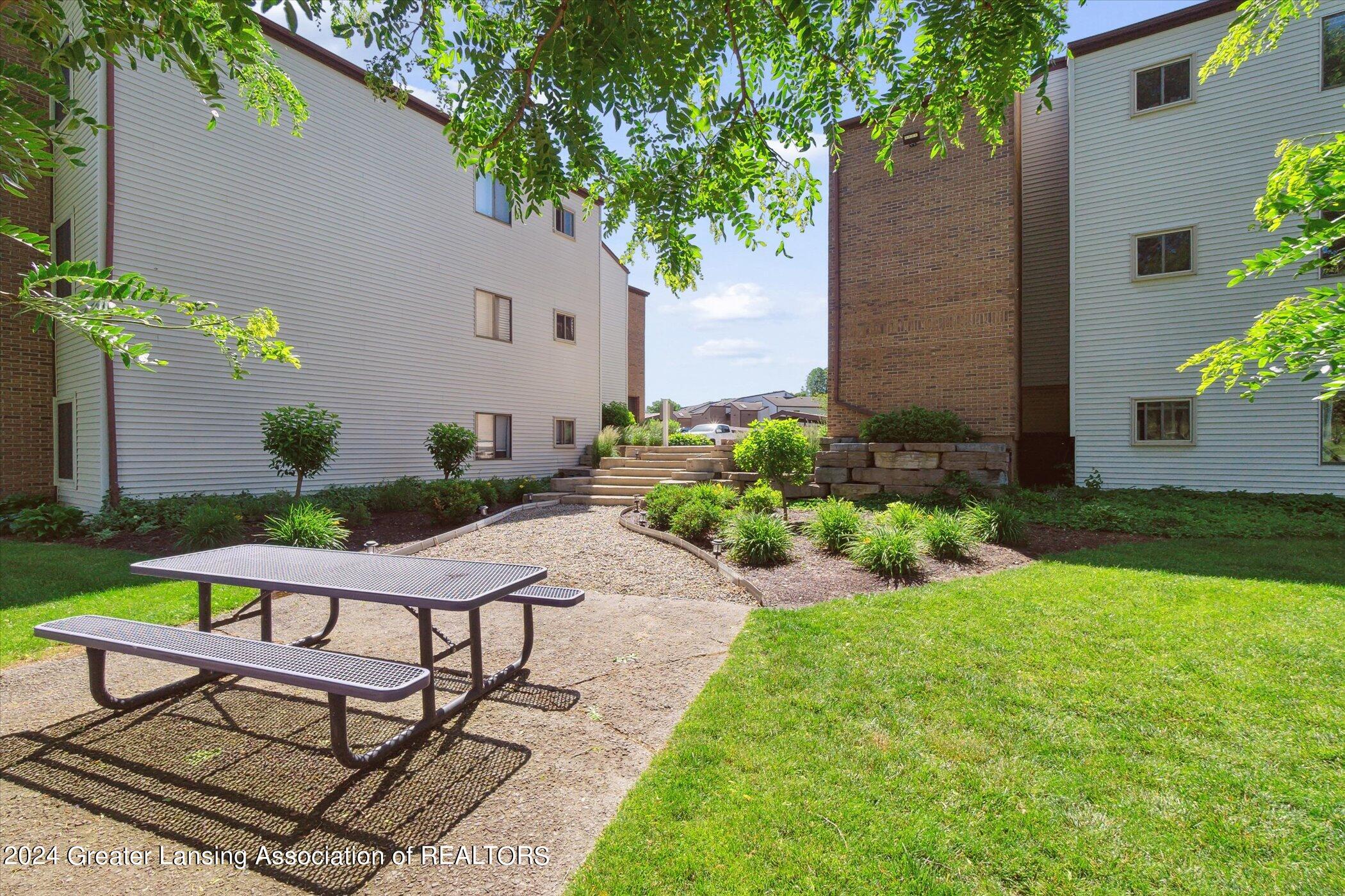 1460 E Pond Drive, 31