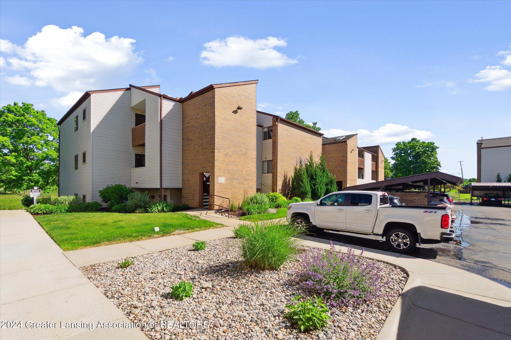 1460 E Pond Drive, 31