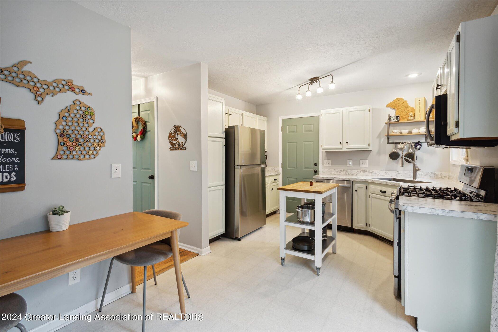 3903 Keller Road