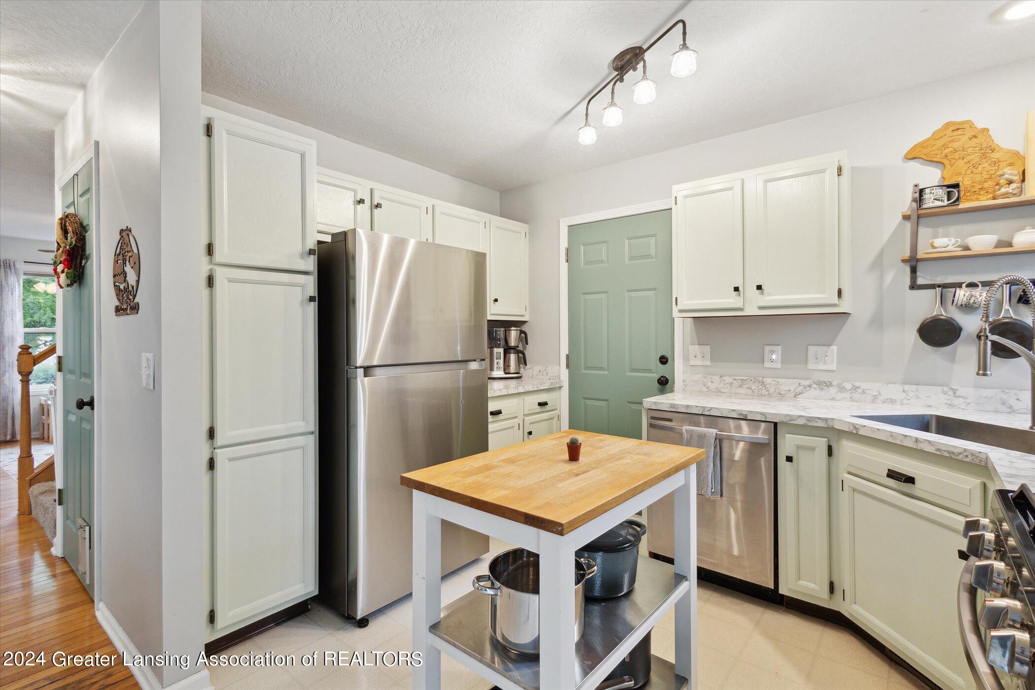 3903 Keller Road