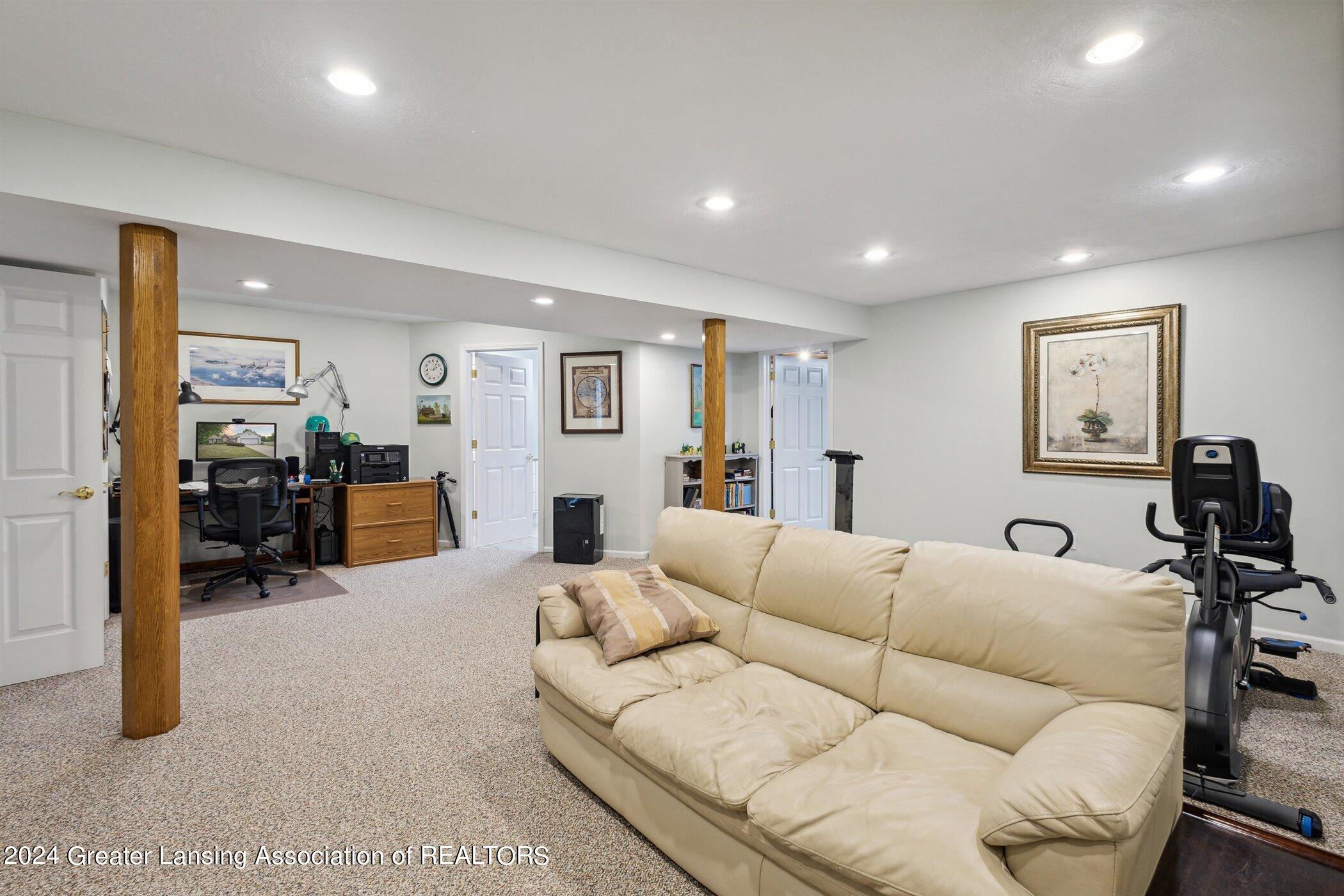 2324 Kirkland Ridge Drive