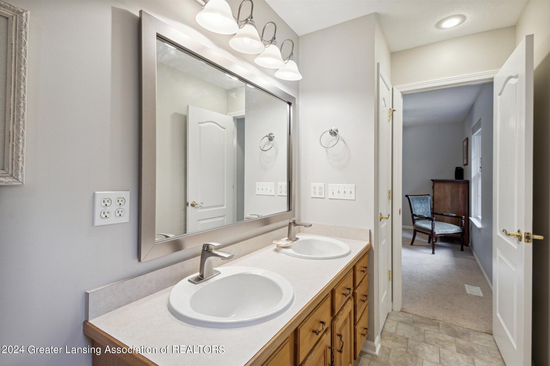 2324 Kirkland Ridge Drive